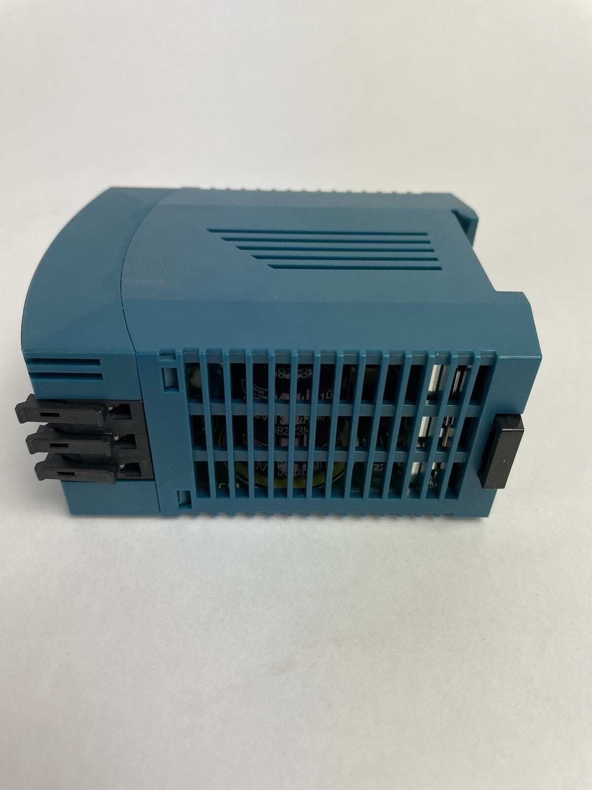 PULS ML30.101 POWER SUPPLY 25 WATT 100-240VAC INPUT 5-5.5VDC OUTPUT NNB