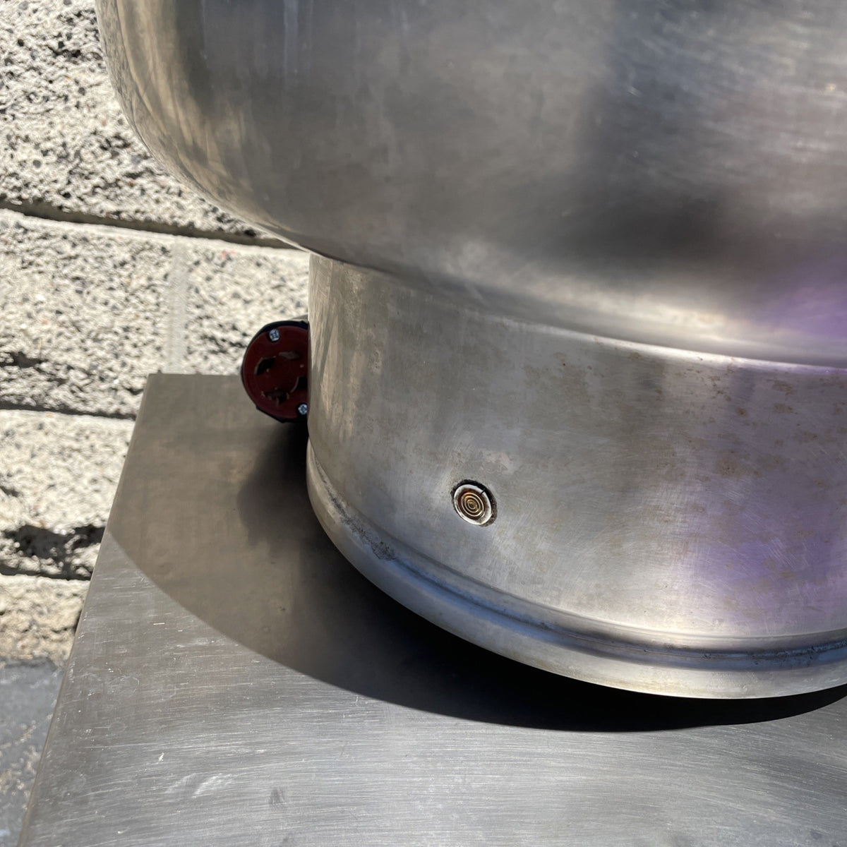 Groen TDB/7-40 Stainless Steel 40-Qt Electric Tilting Floor Steam Kettle