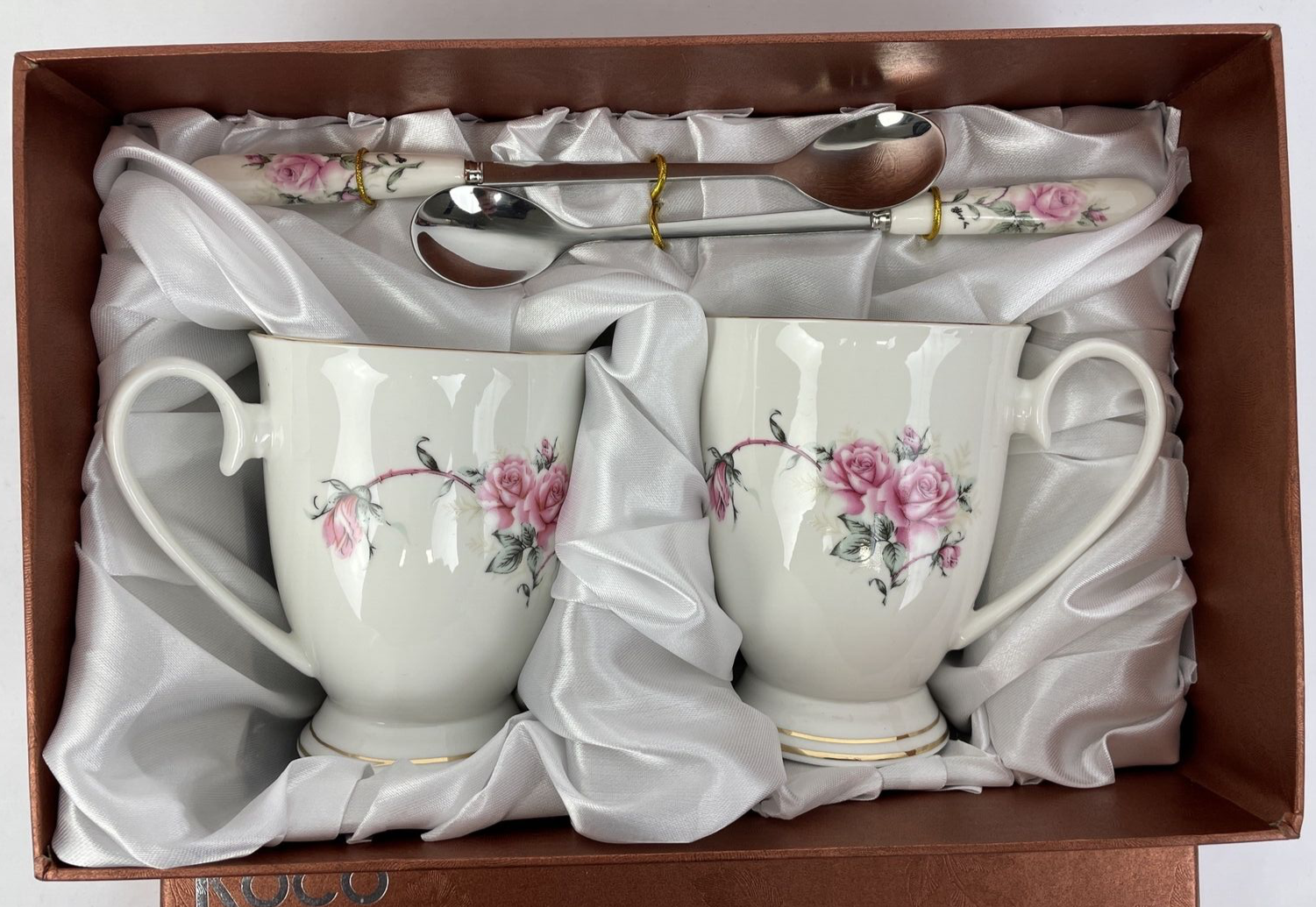 Koco Trading Co. BC Mugs White w Gold Accents Pink Roses 4 Piece Set w Spoons