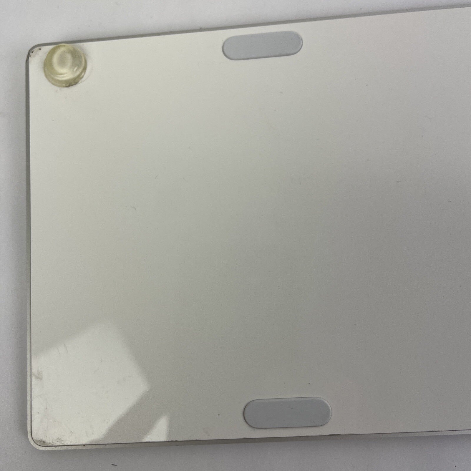 Apple Magic Model A1843 Wireless Keyboard Aluminum White Nice VGC LOOK