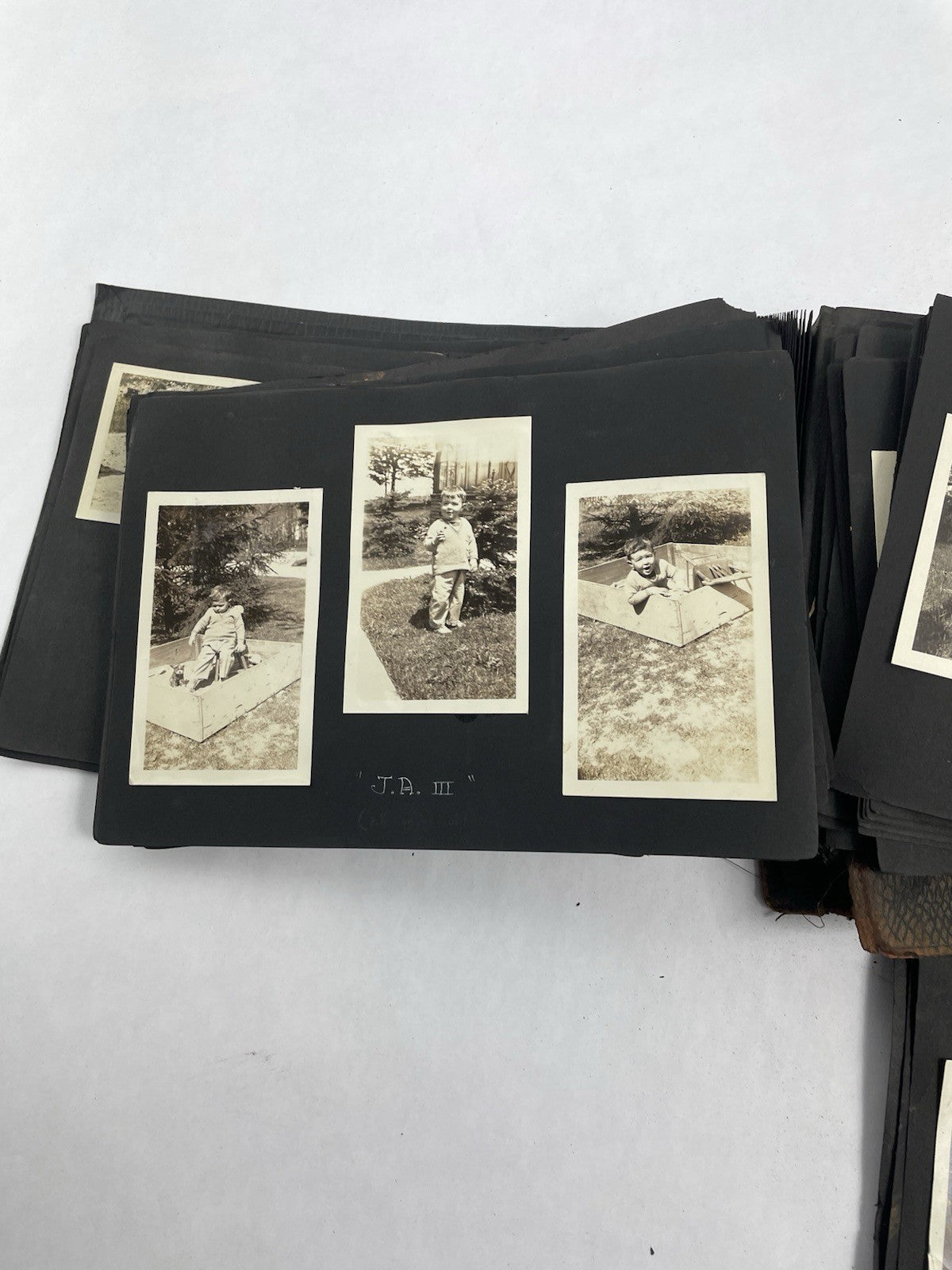 100+REAL PHOTOGRAPH LOT EARLY 1920'S-40'S FAMILY BABIES PEOPLE OUTDOORS HOUSES