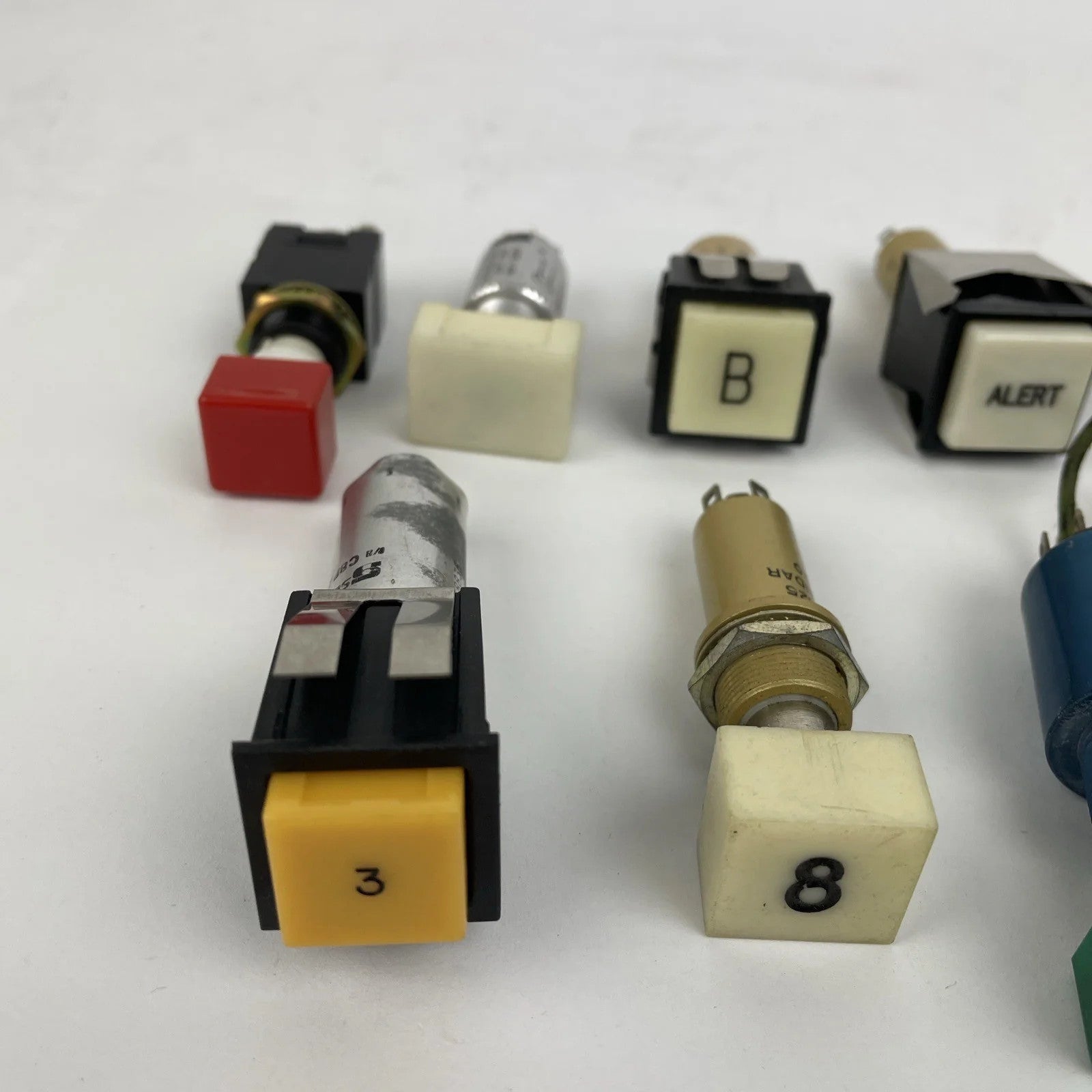 Lot of Assorted AMPEX UND LAB DIALITE IPI Illuminated Push Button Switch - LOOK