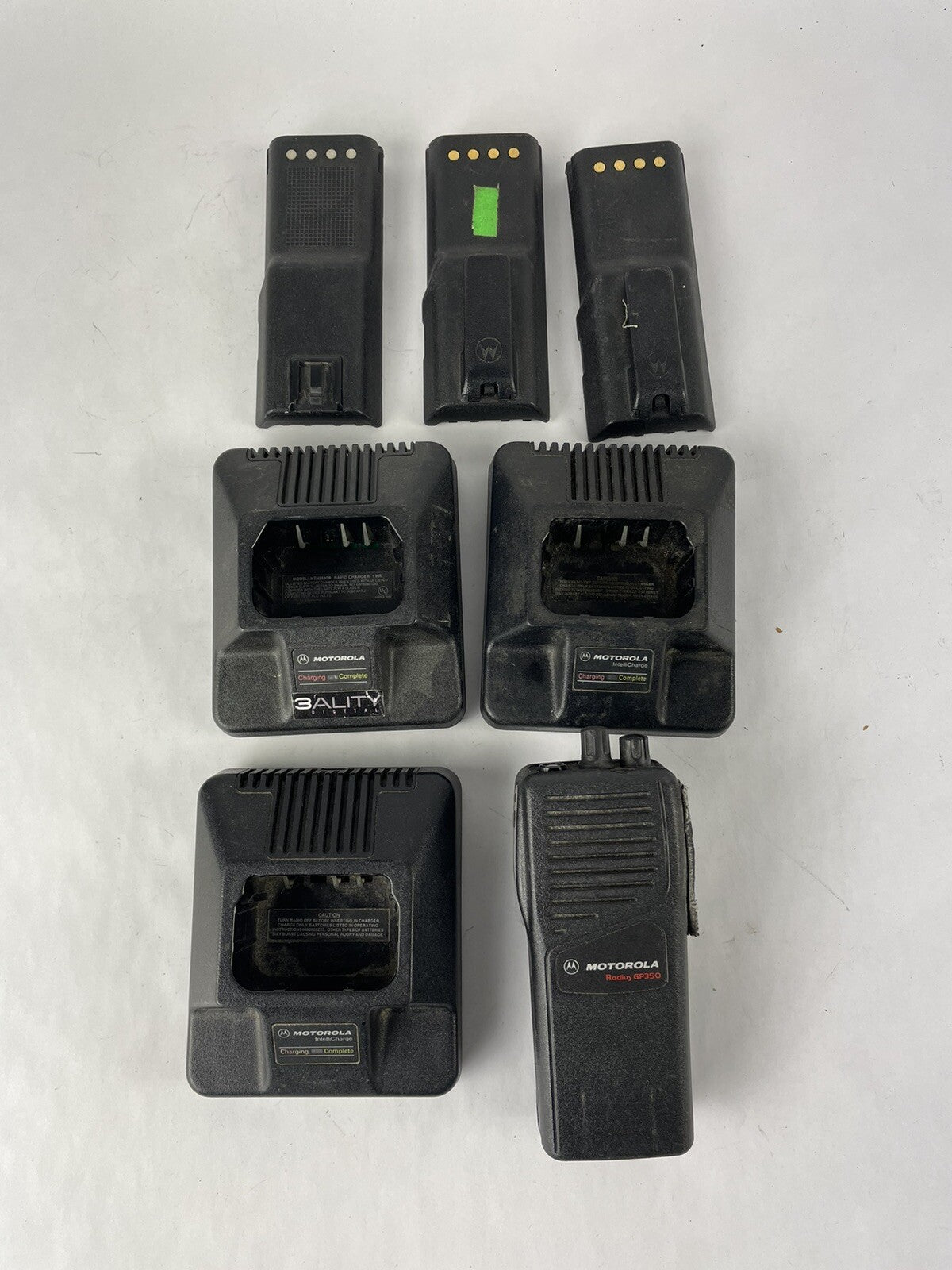 LOT OF 7 MOTOROLA PORTABLE RADIO'S GP350 HTN9042A - VHF UHF - UNTESTED/AS IS