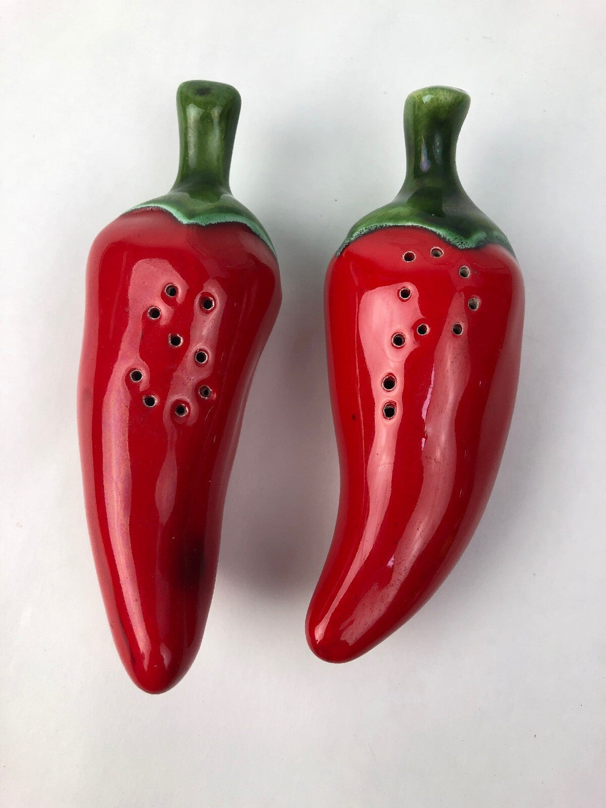 Rare Vintage Red Hot Chili Pepper Salt and Pepper Shakers spicy * FSTSHP