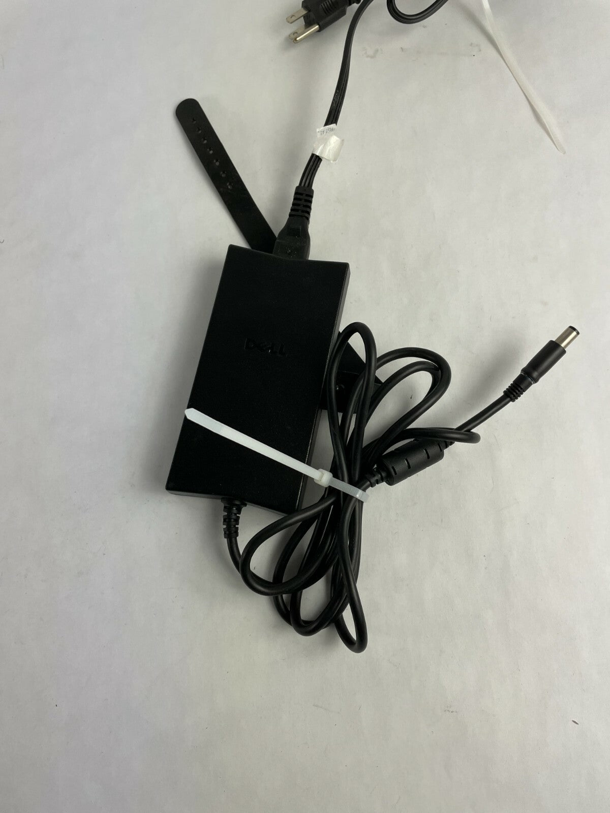Genuine Dell DA130PE1-00 Ac Adapter Output 19.5 V 6.7 A Power Supply Adapter A82