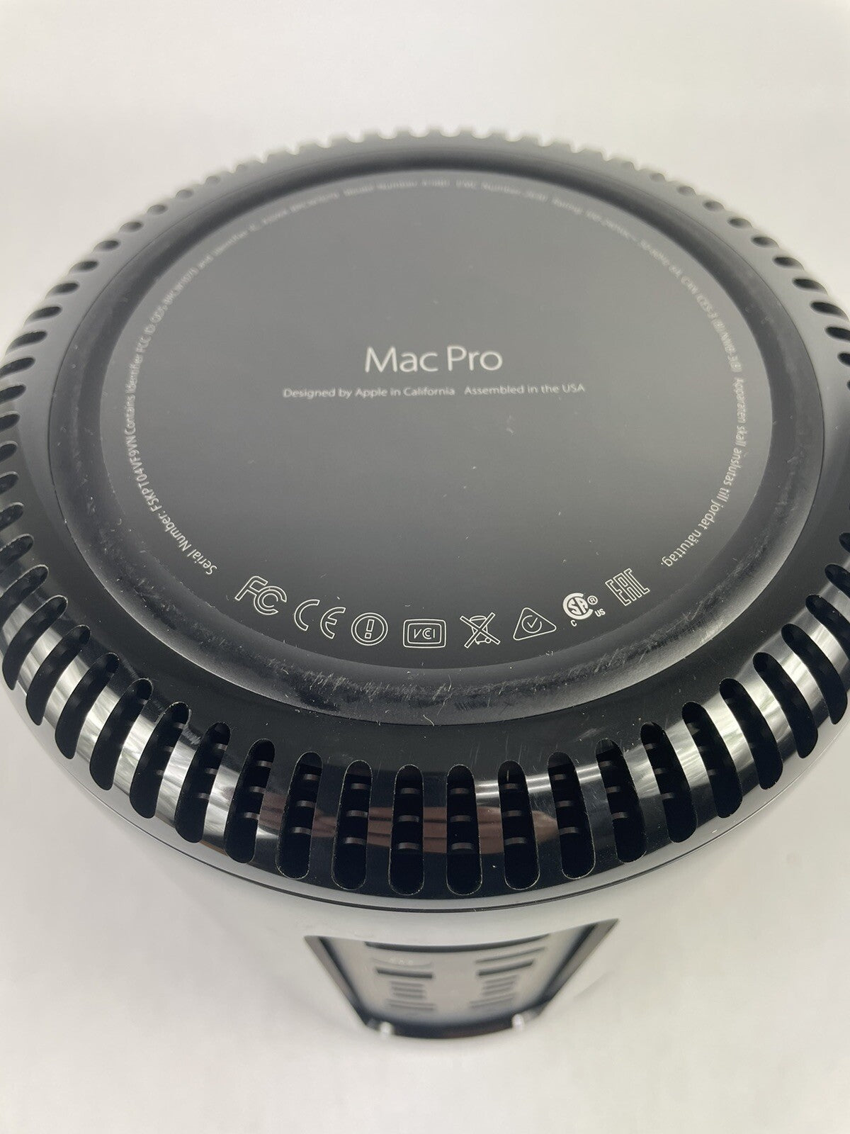 Mac Pro 3.7 Ghz Quad-core Xeon E5 64GB RAM 1 TB SSD Late 2013