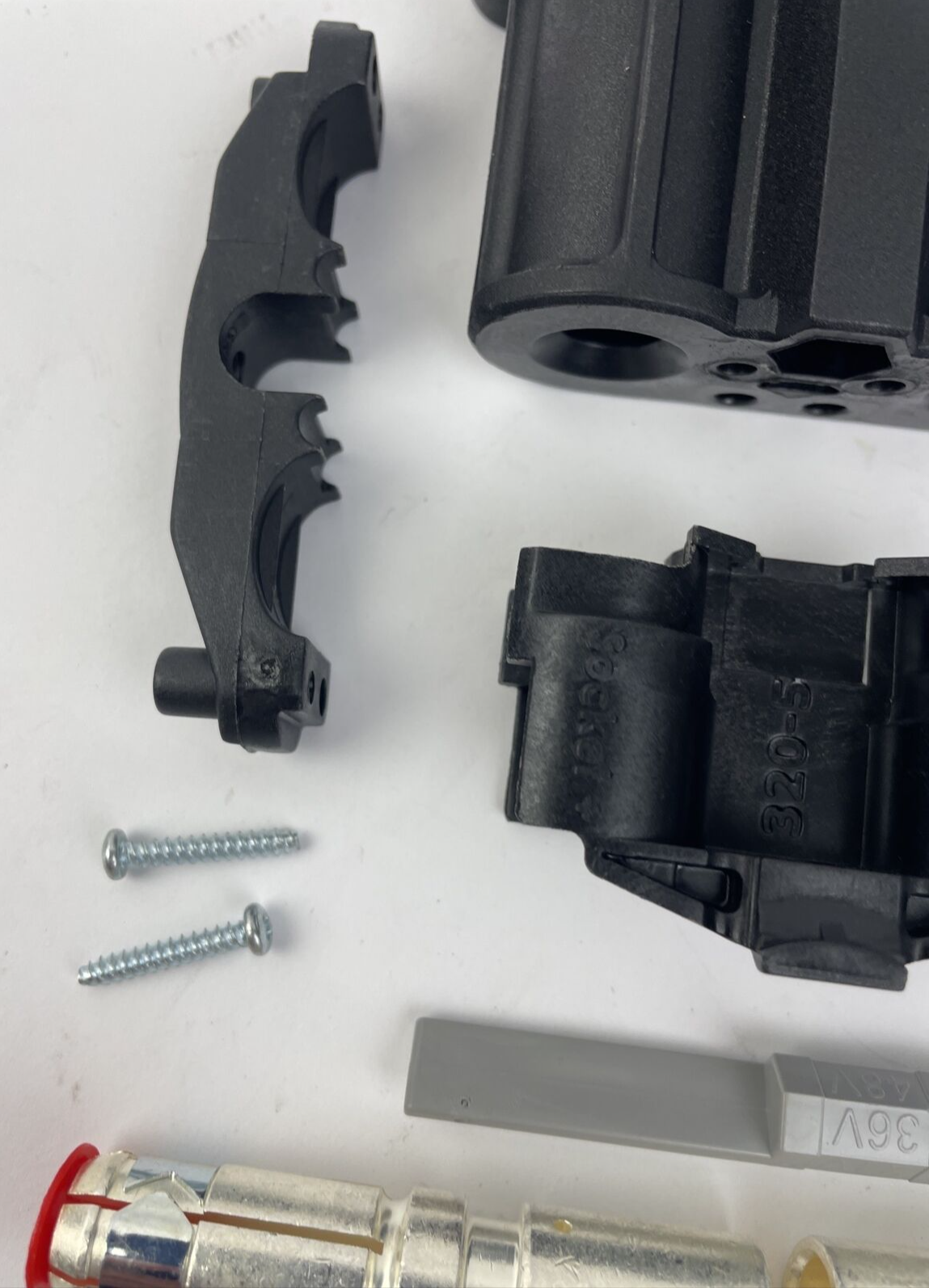 Anderson Power Products Connector, Power, Heavy Duty, A32 SCKT 2/0AWG W/ 2 UPPER