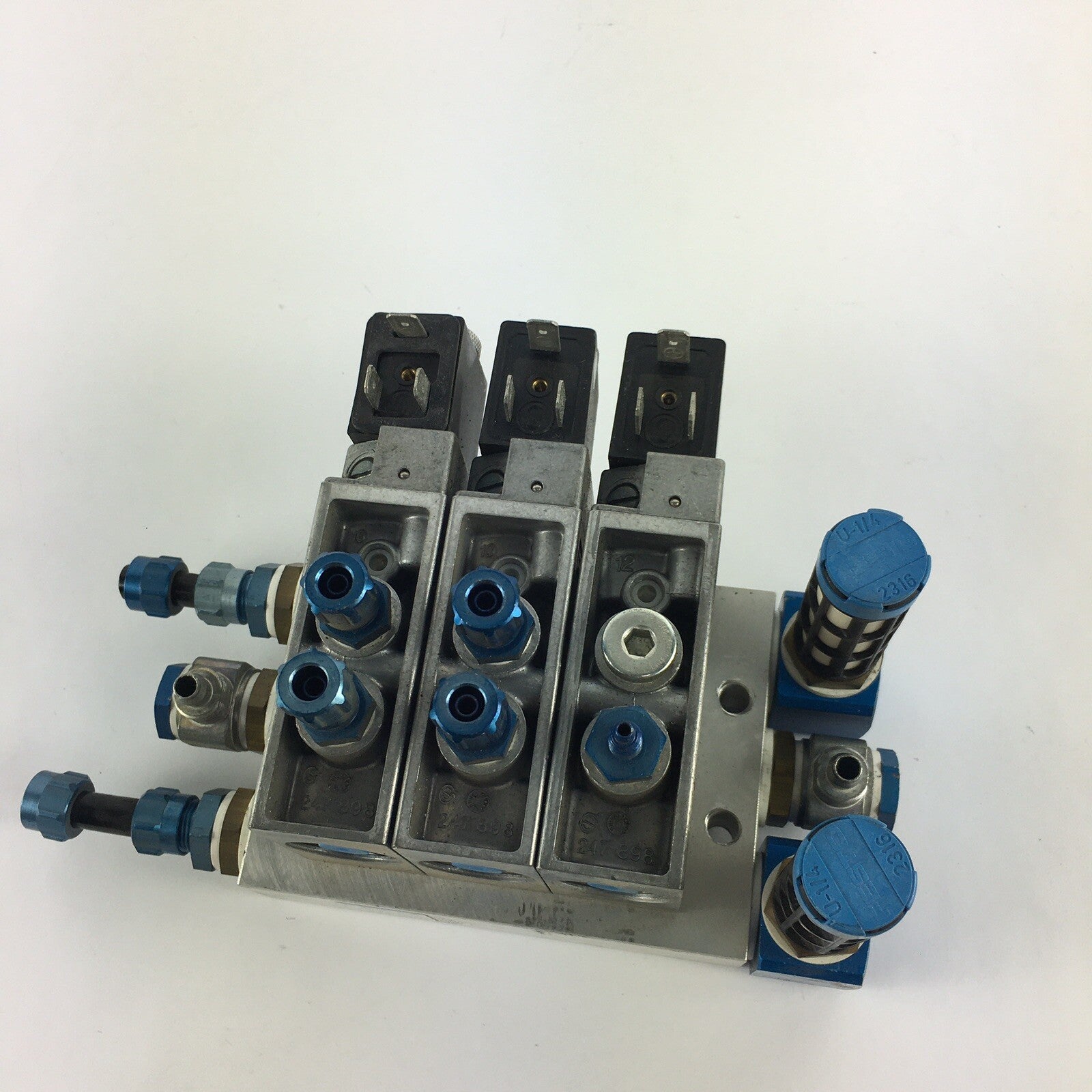 MO13 - Bank of 3 Festo PRS-1/8 3B Solenoid Valves, 2-Pos 3-Port 120psi