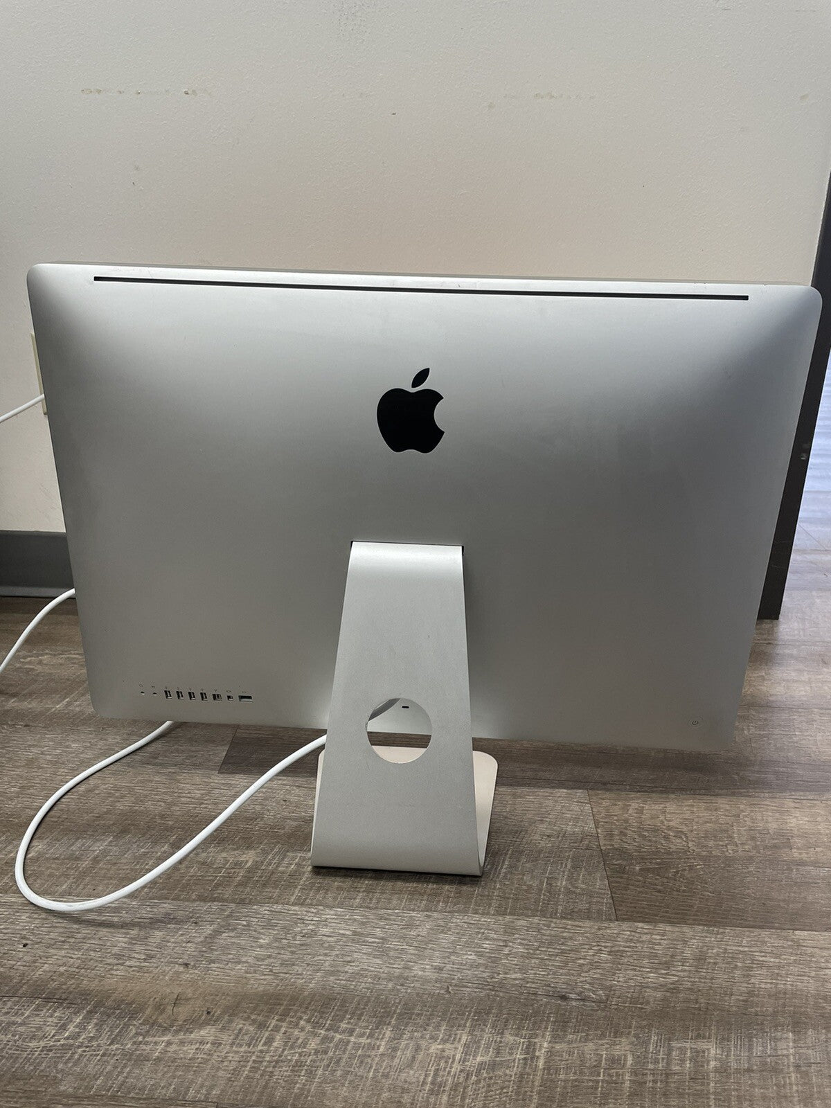 Apple iMac 27" 3.2 GHz Core i3 Model A1312 8 GB Ram 512 GB SSD HD Ventura