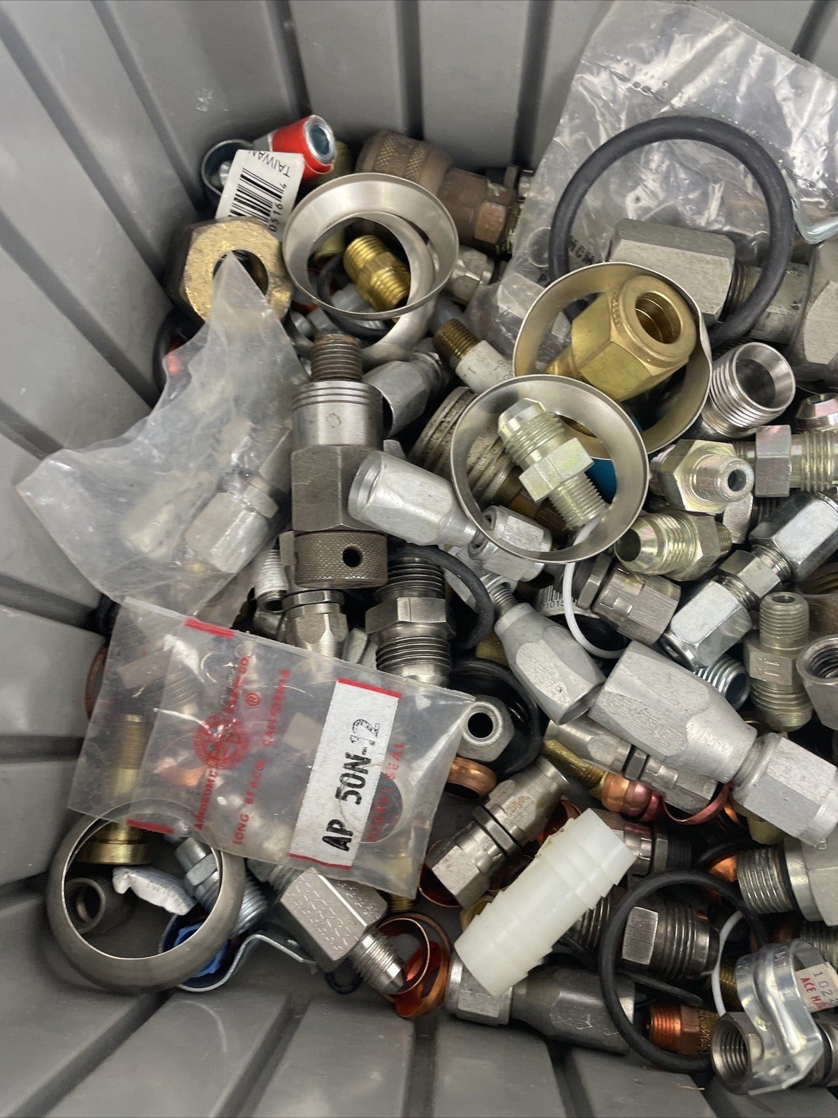 HUGE LOT OF ASST. HYDRAULIC ADAPTERS / FITTINGS SS STEEL, BRASS, JIC Parker GFI