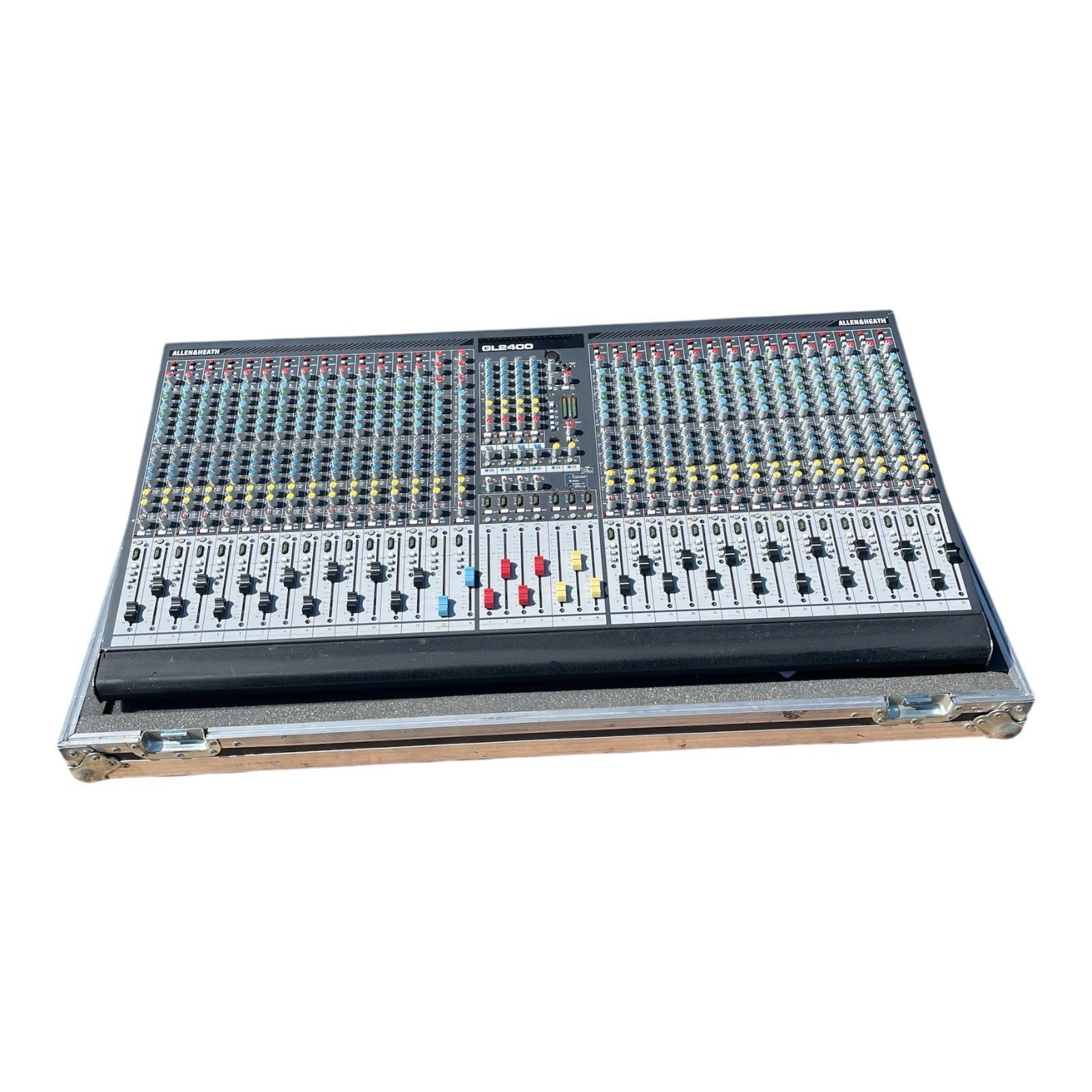 ALLEN & HEATH GL2400-32 Professional Dual Function Audio Mixer In Road case