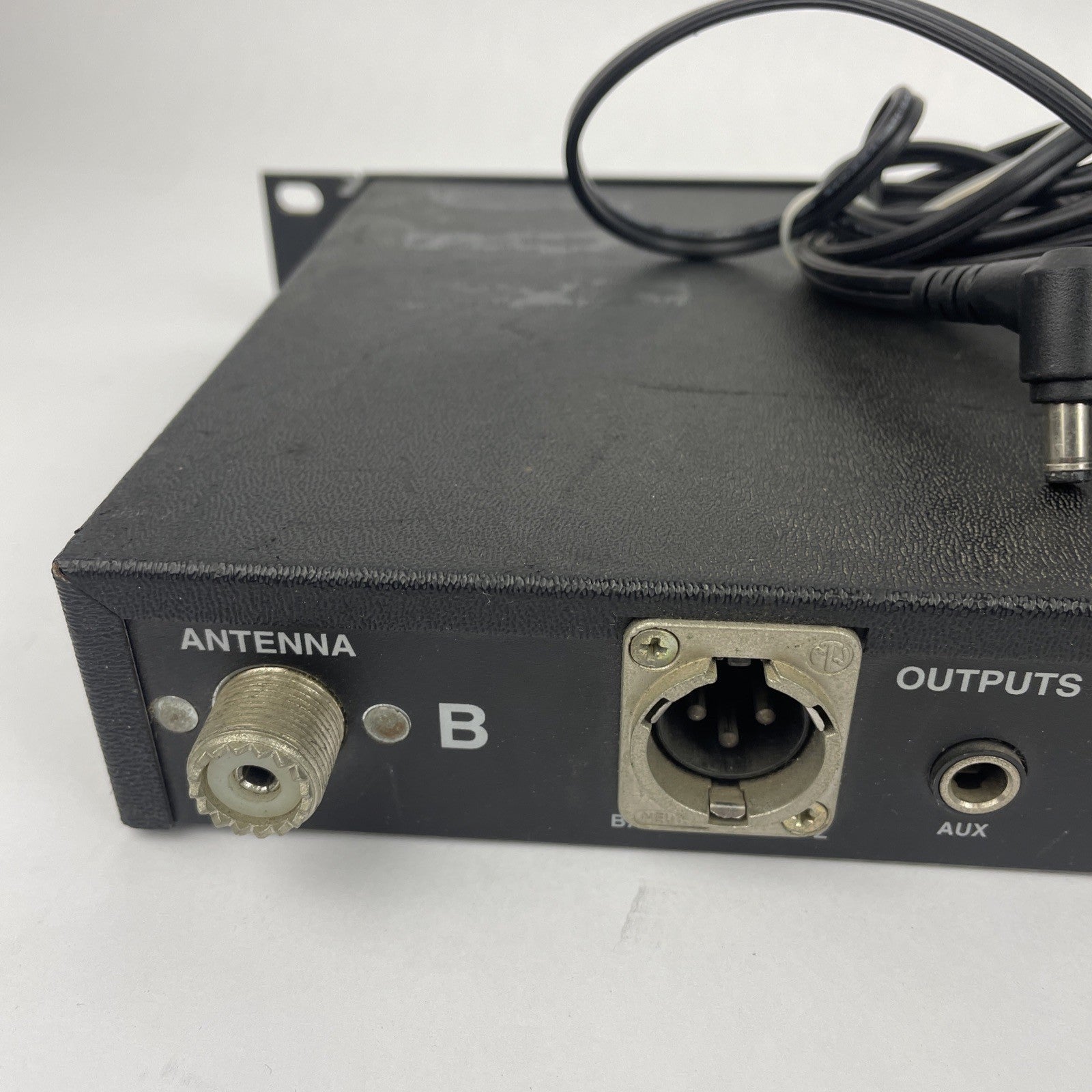 Shure Brothers L4-CV Marcad Diversity Wireless Receiver w/ Power Supply Rack Ear