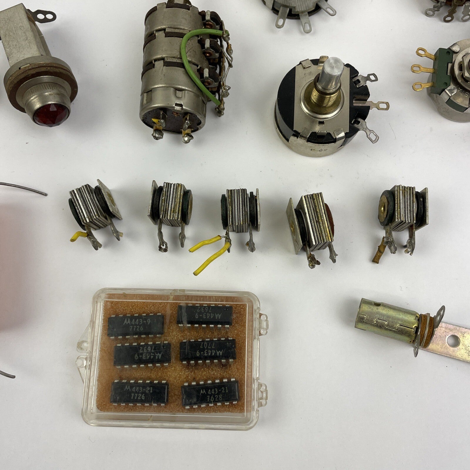 Huge Lot KLIXON Limit Switches Cessna Instrument Panel Parts Sprague RCA + LOOK