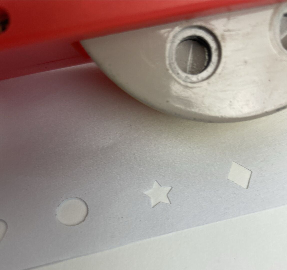 HyGlo 6-in-1 Mini Paper Punch - American PAT. 104107 6 Diff Punches Star Heart+