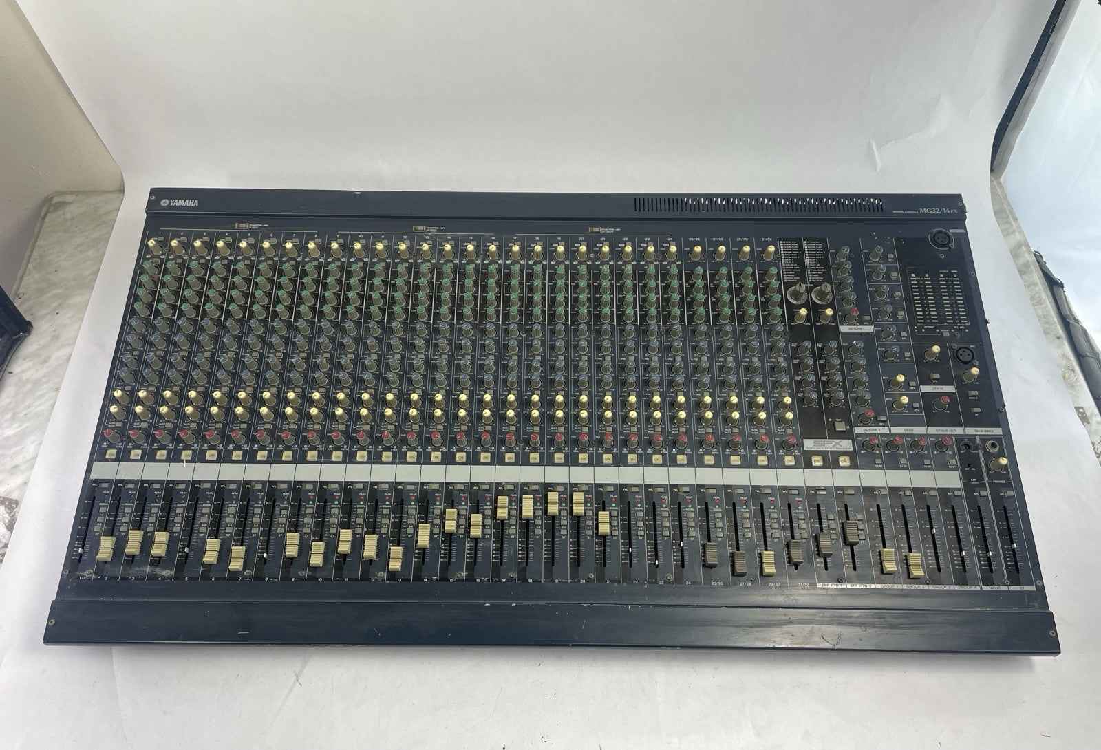 Yamaha MG32/14FX 32-Channel Mixer Mixing Board with Grundorf Travel Case