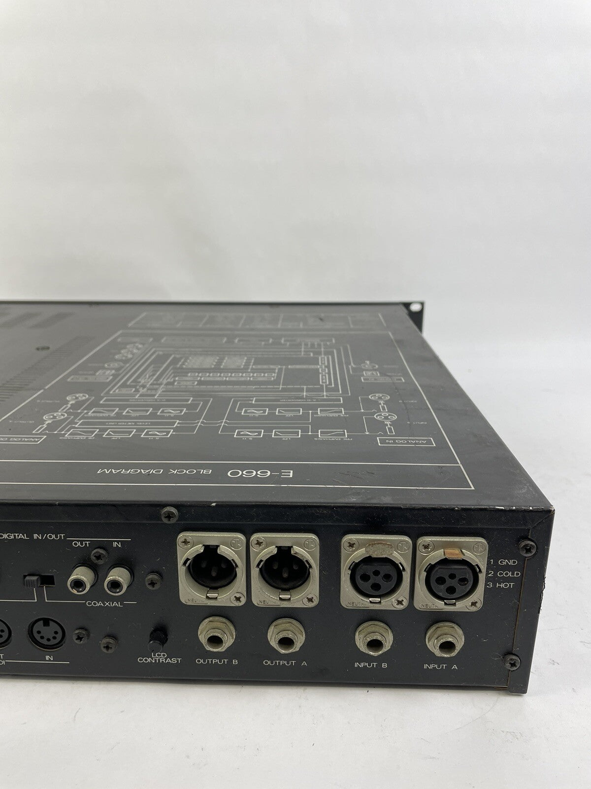 Roland E-660 Digital Stereo Parametric Mastering EQ