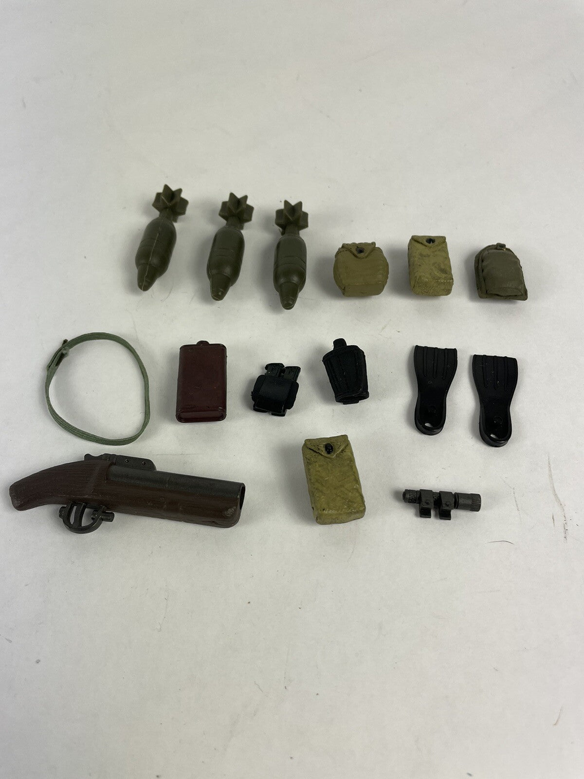 LOT OF 14 VTG 90s GI Joe Machette bombs gun pouch fins For 1/6 Scale 12" Figures