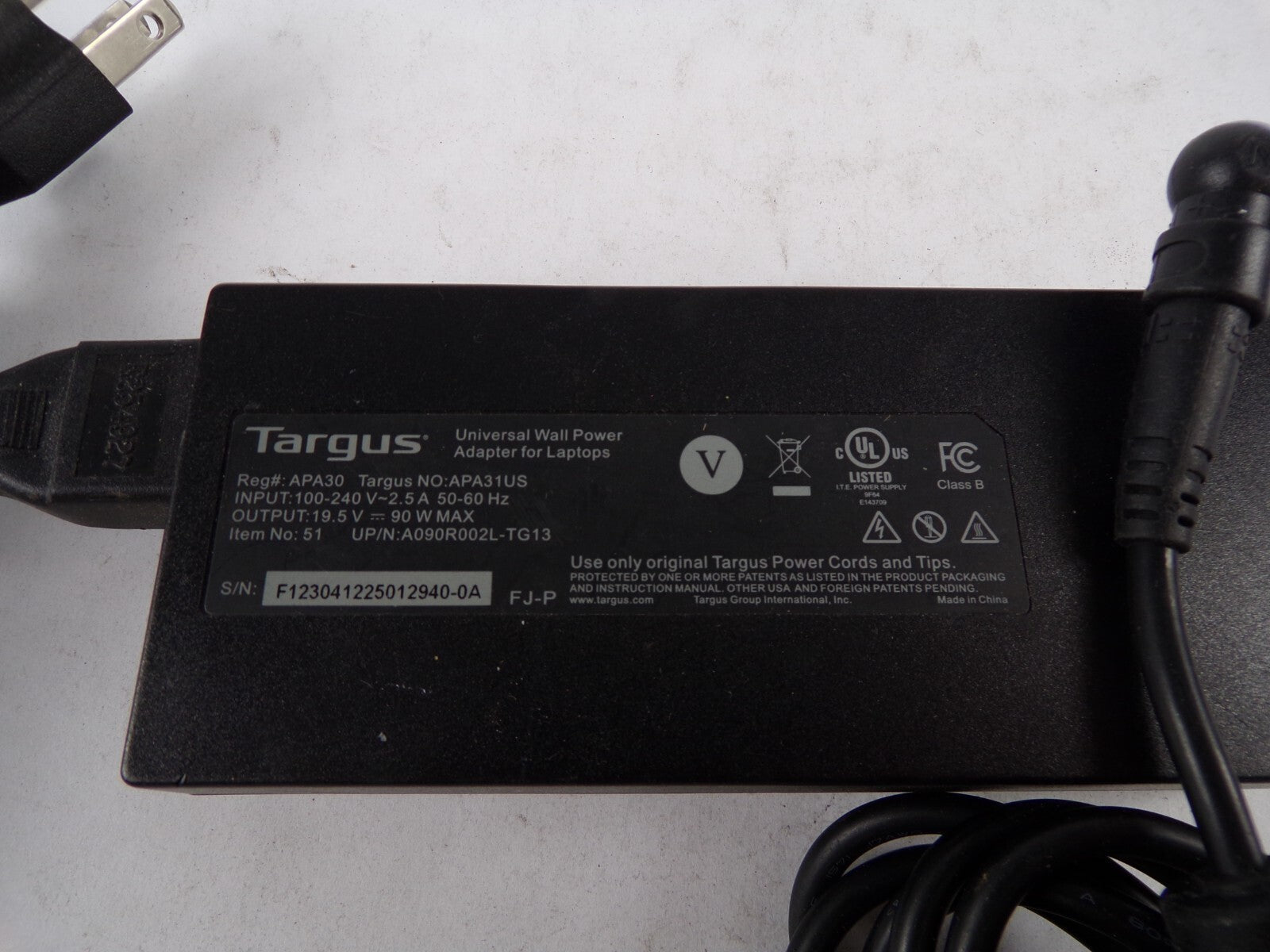 Geniune Targus Universal Wall Power Output 19.5 V 90 A Power Supply Adapter A56