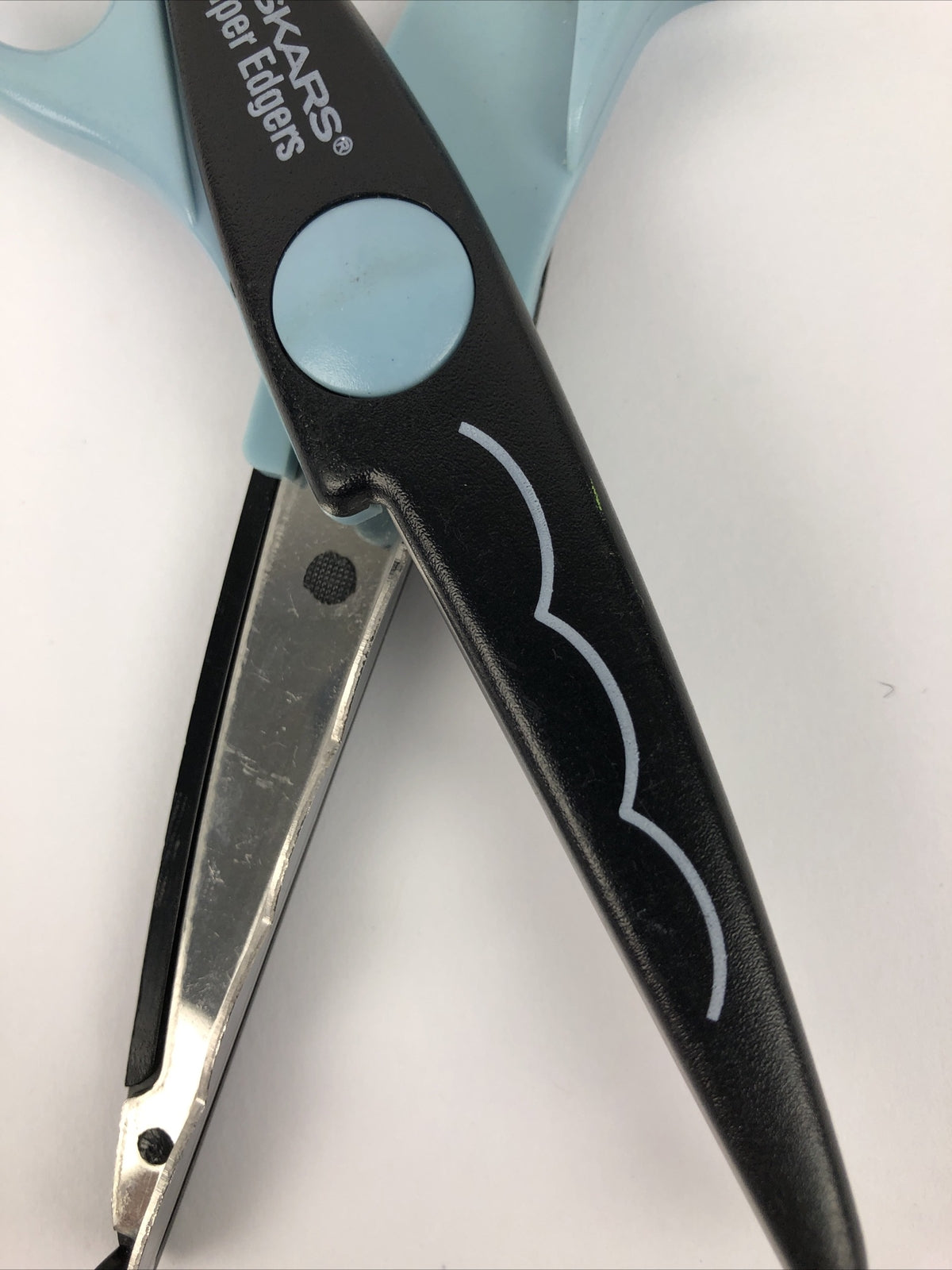 Fiskars Paper Edgers Scrapbooking Back to School Blue Black LOOK