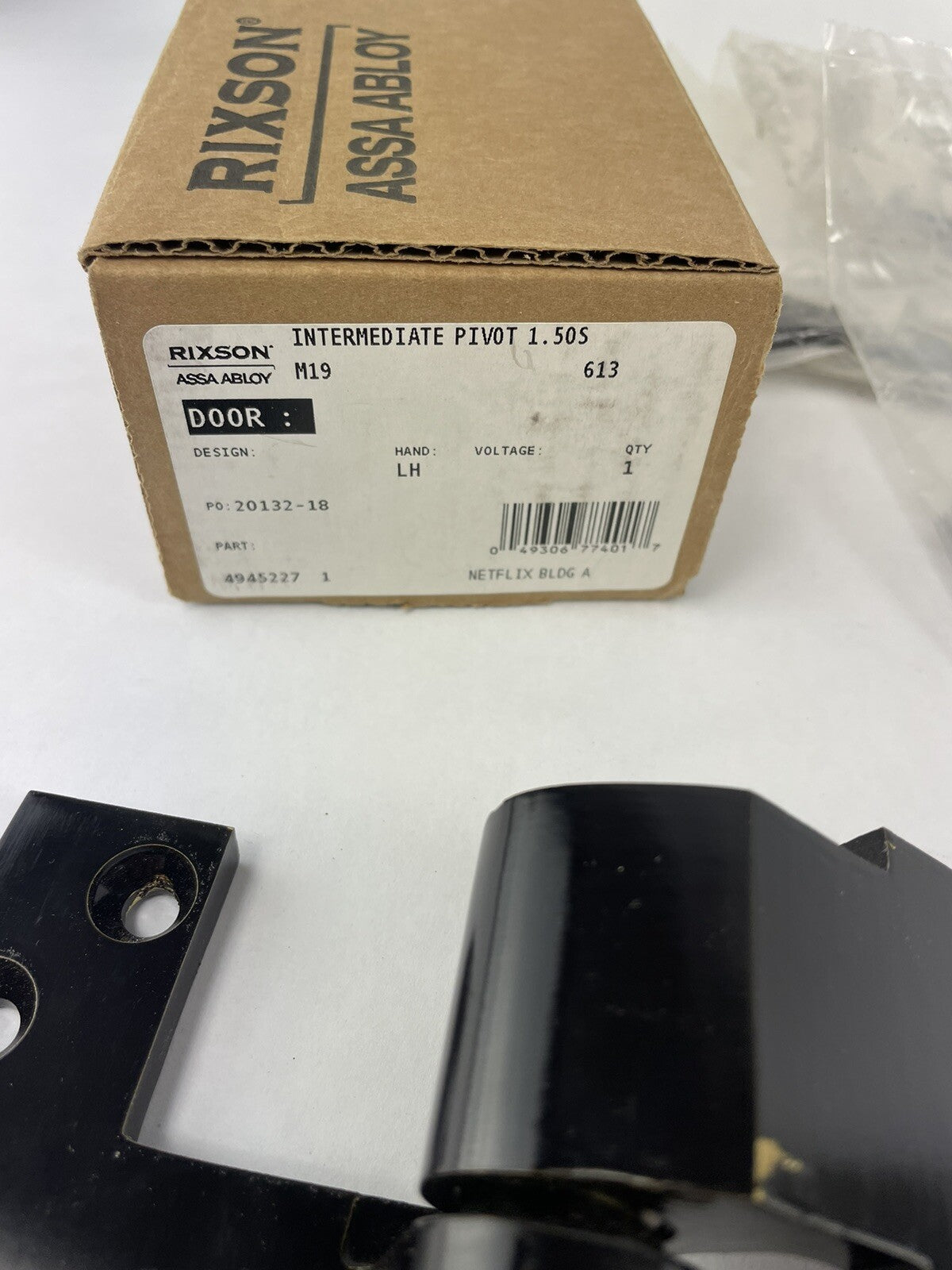 RIXSON M19 1-1/2IN INTERMEDIATE PIVOT Oil Rubbed Dark Bronze