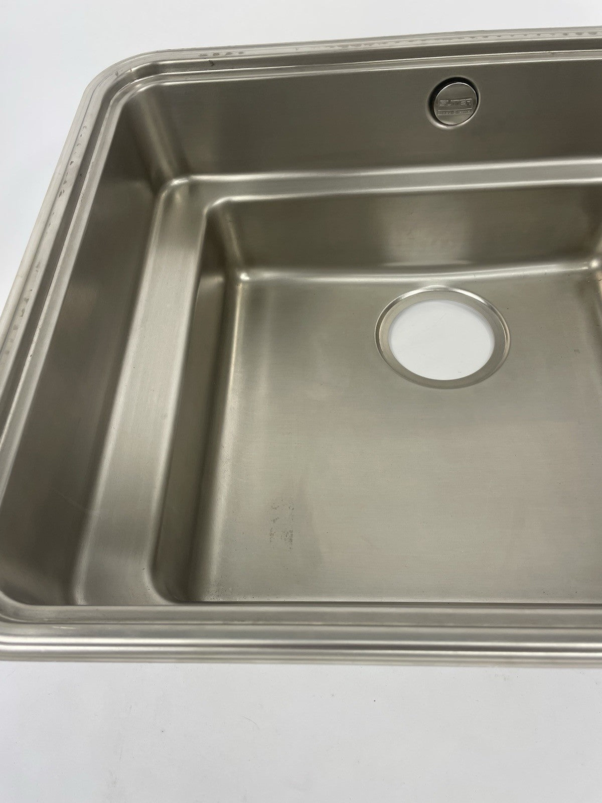 SUTER undermount sink stainless steel 22.125" x 17.87" x 8.375"