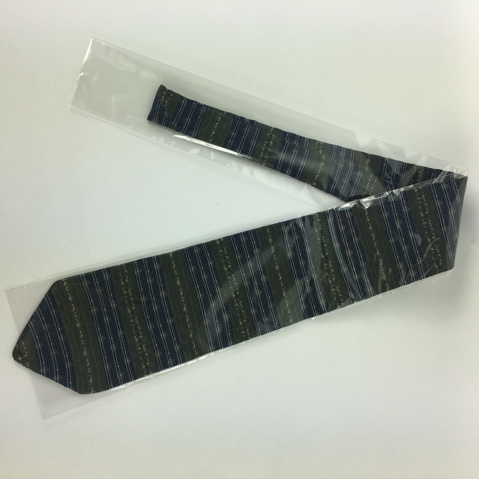 Genuine Privado 100% Silk Handmade Stylish Formal/Casual Tie Multi Coloured