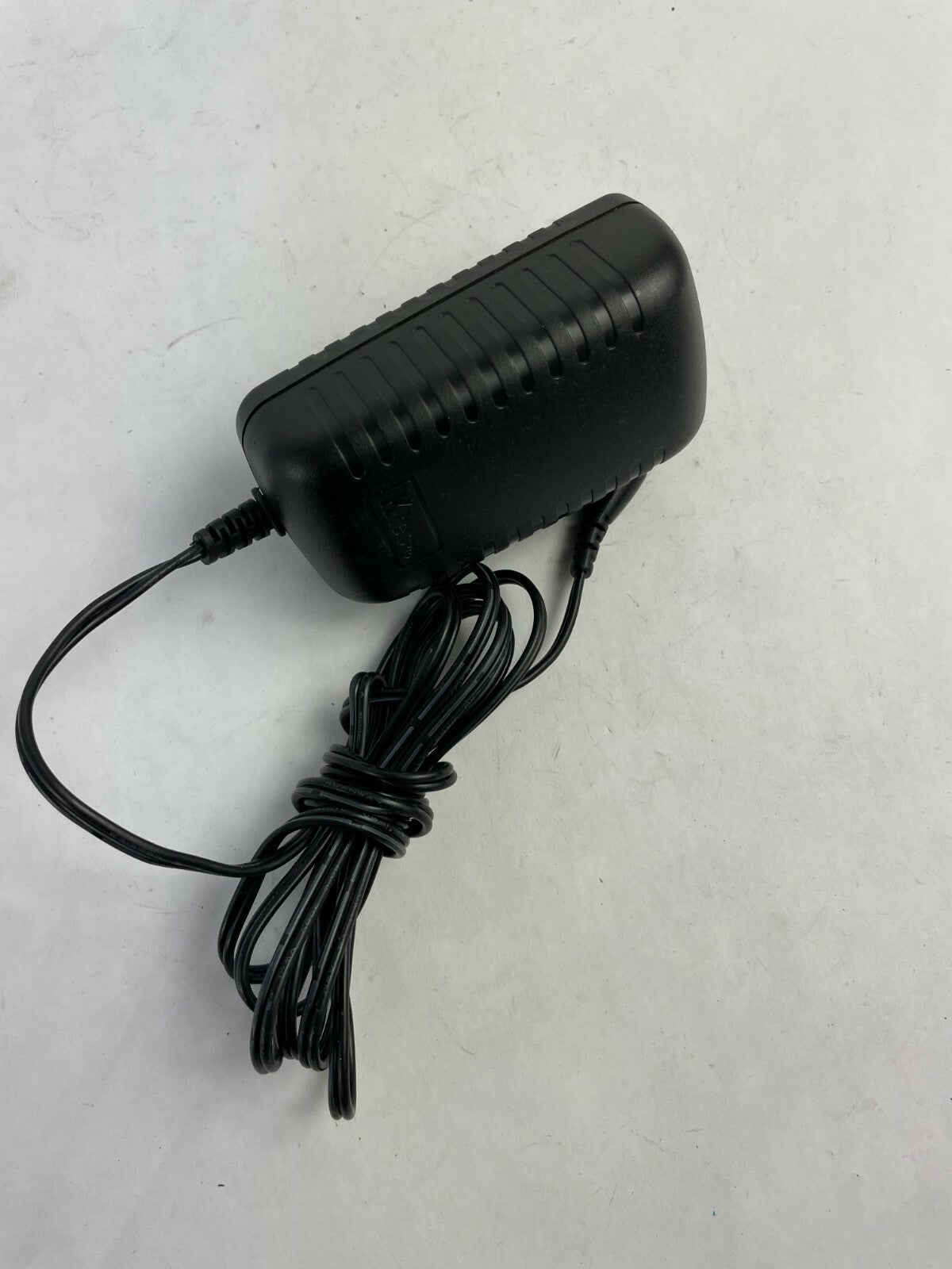 Genuine Ktec KSAFE0500370W1US Output 5.0 V 3.7 A Power Supply Adapter A75