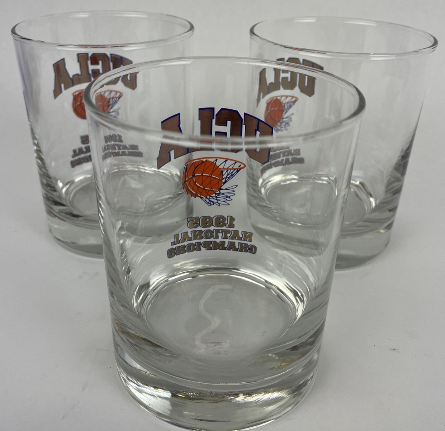Vintage Welcome to Fabulous Las Vegas casino themed clear shot glass.