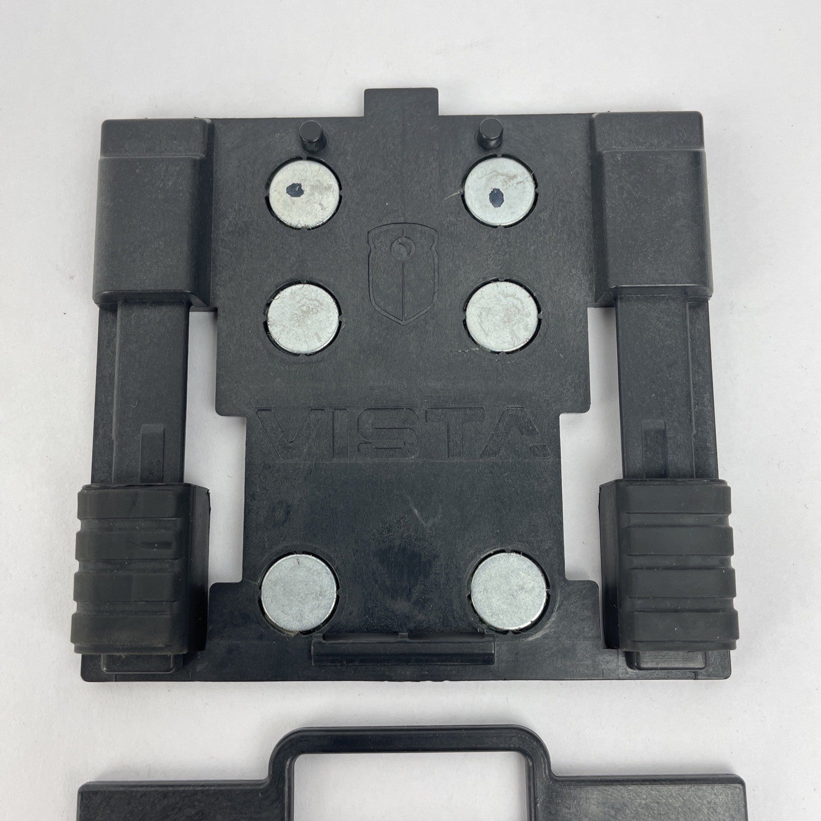 VISTA HD, Locking Magnetic Chest Mount, Assembly (3mm posts) without straps.
