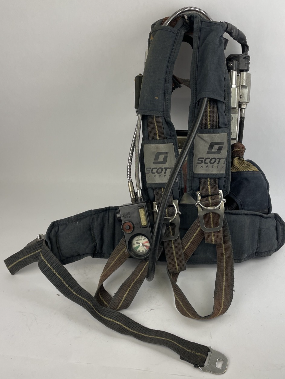 SCOTT SAFETY 4.5 4500 SCBA Air Pack Harness EZ-Flow Air Pak Plus with Sensor c