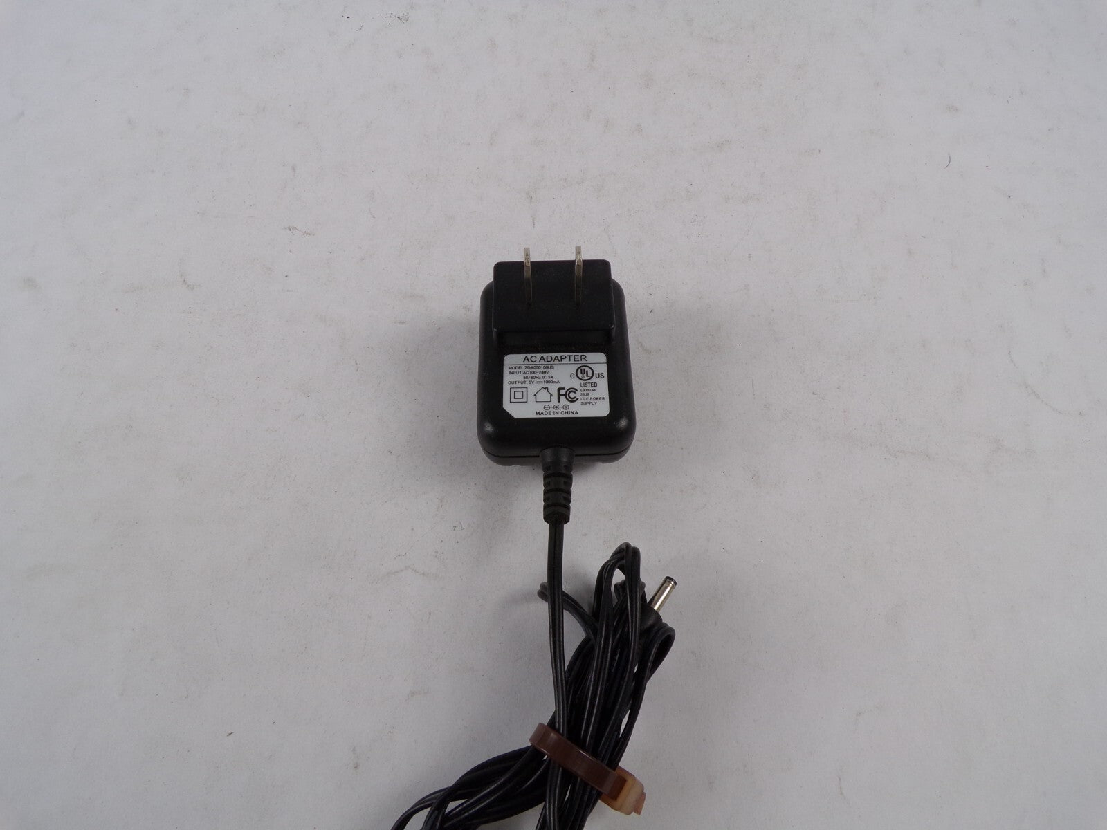 Geniune AC Adapter ZDA050100US Output 5 V 1000mA Power Supply Adapter A56