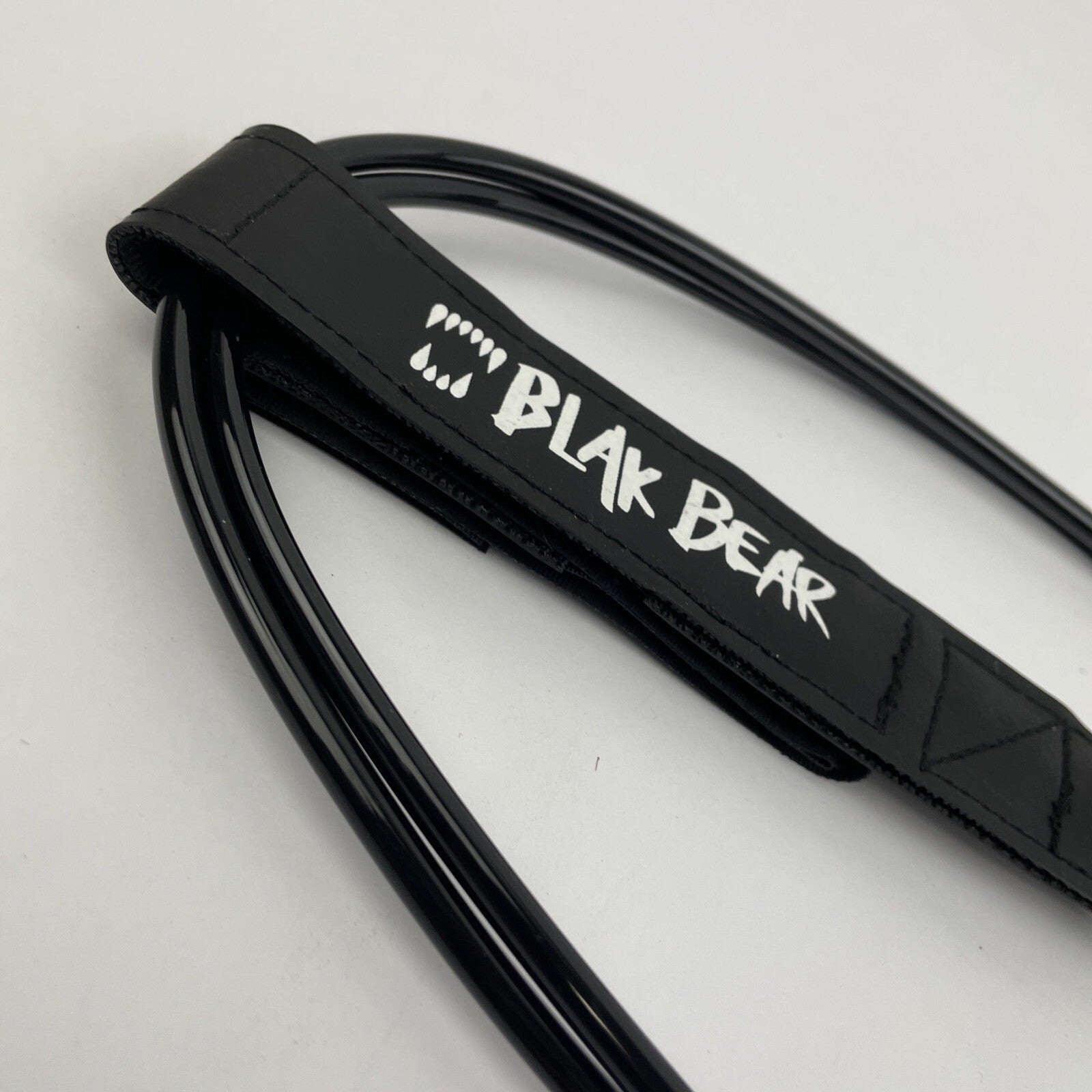Black Bear Surf Club 5.5 foot 5mm high performance surfboard leash with round cord new
