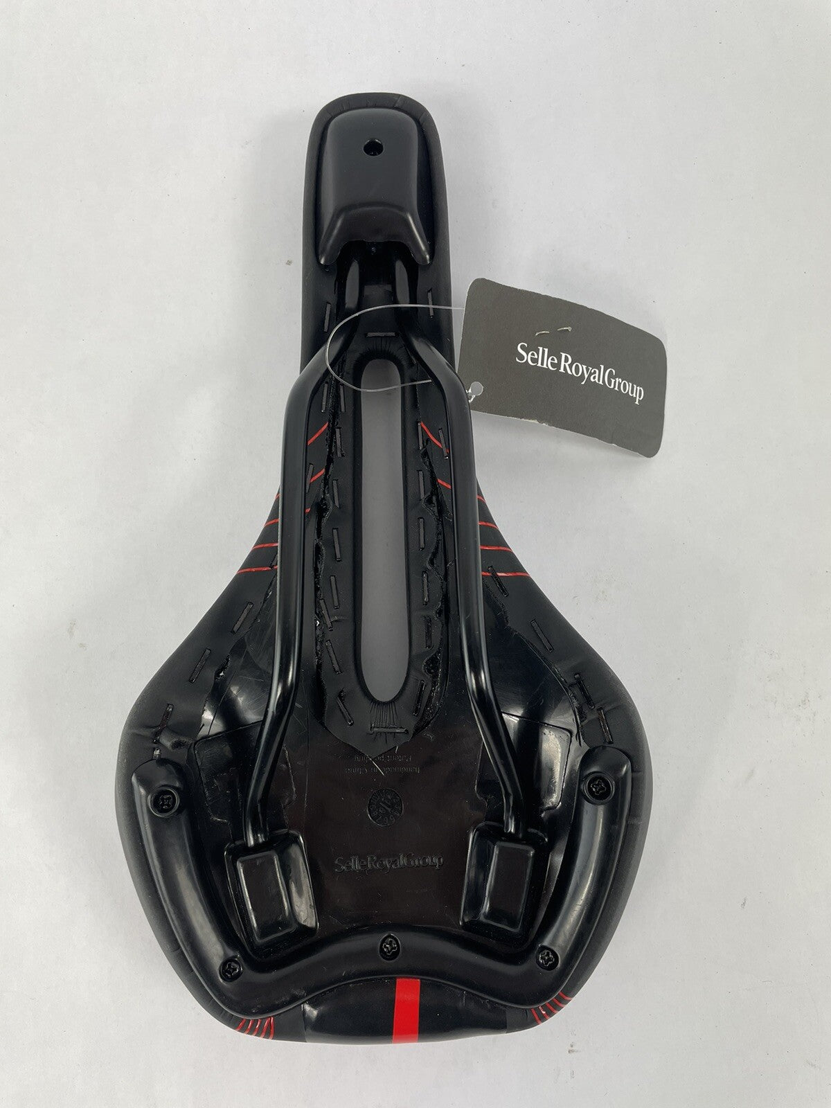 Selle Royal 2301URN Body Ergonomic red and black bicycle saddle for road and mountain bikes