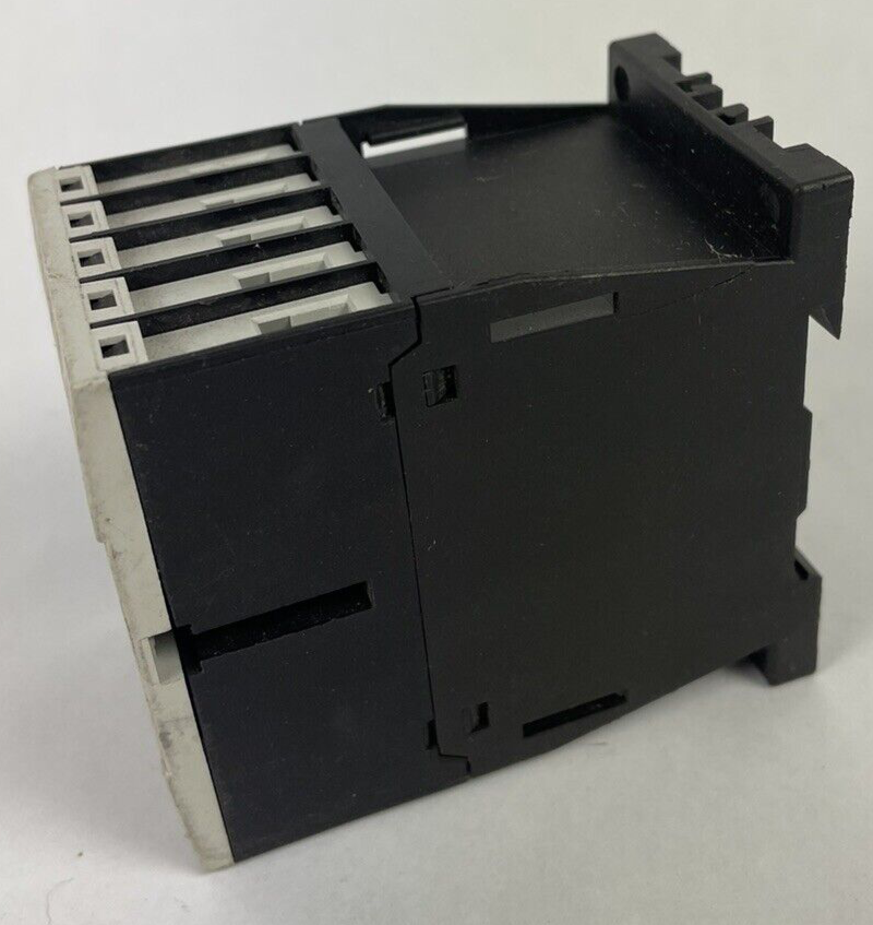 Eaton DIL M7-10 24V 3PH 600VAC 20A Contactor 3 Pole XTCE007B10 M007B DIN Rail