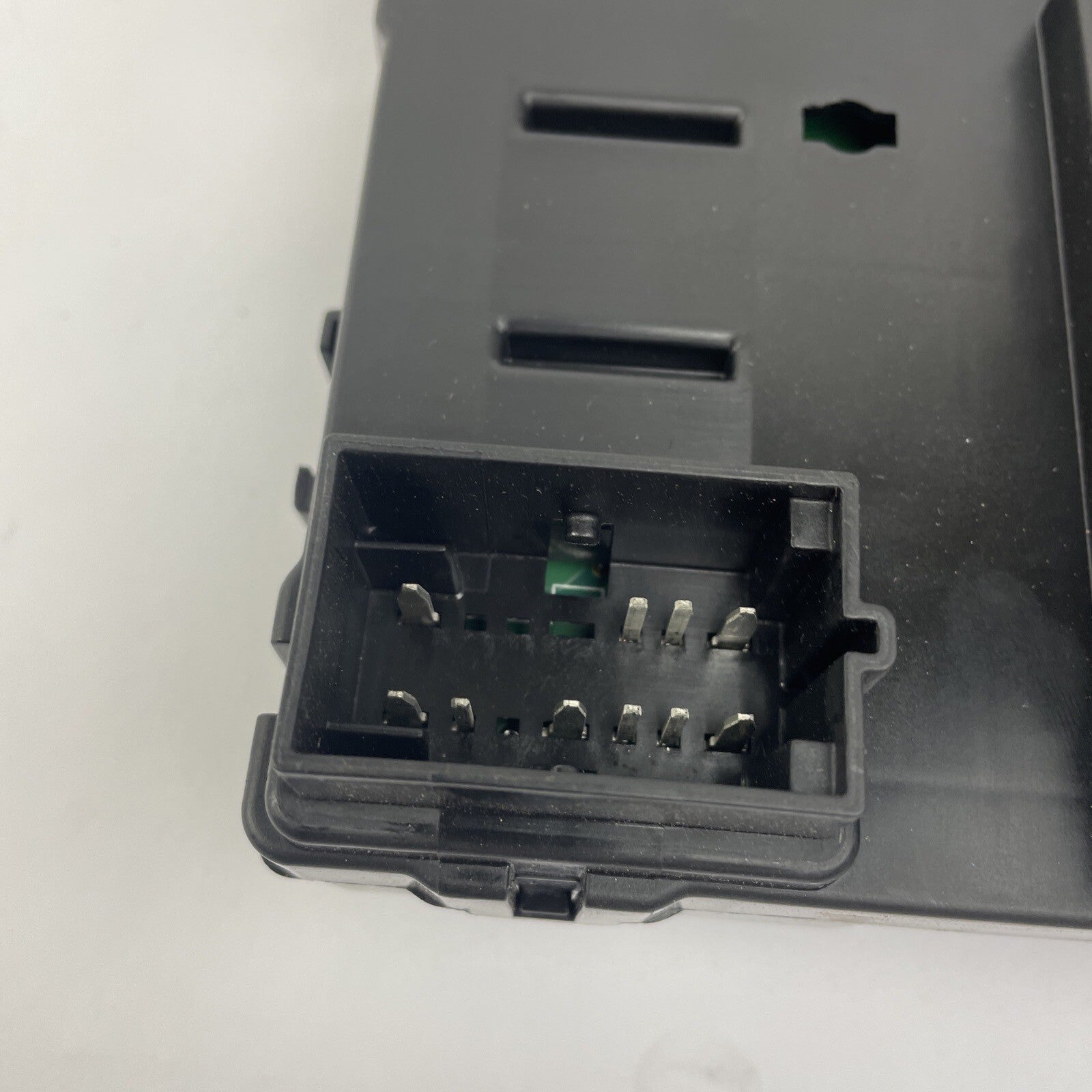 Kia Sedona fuse box control module OEM NOS 2009-2012