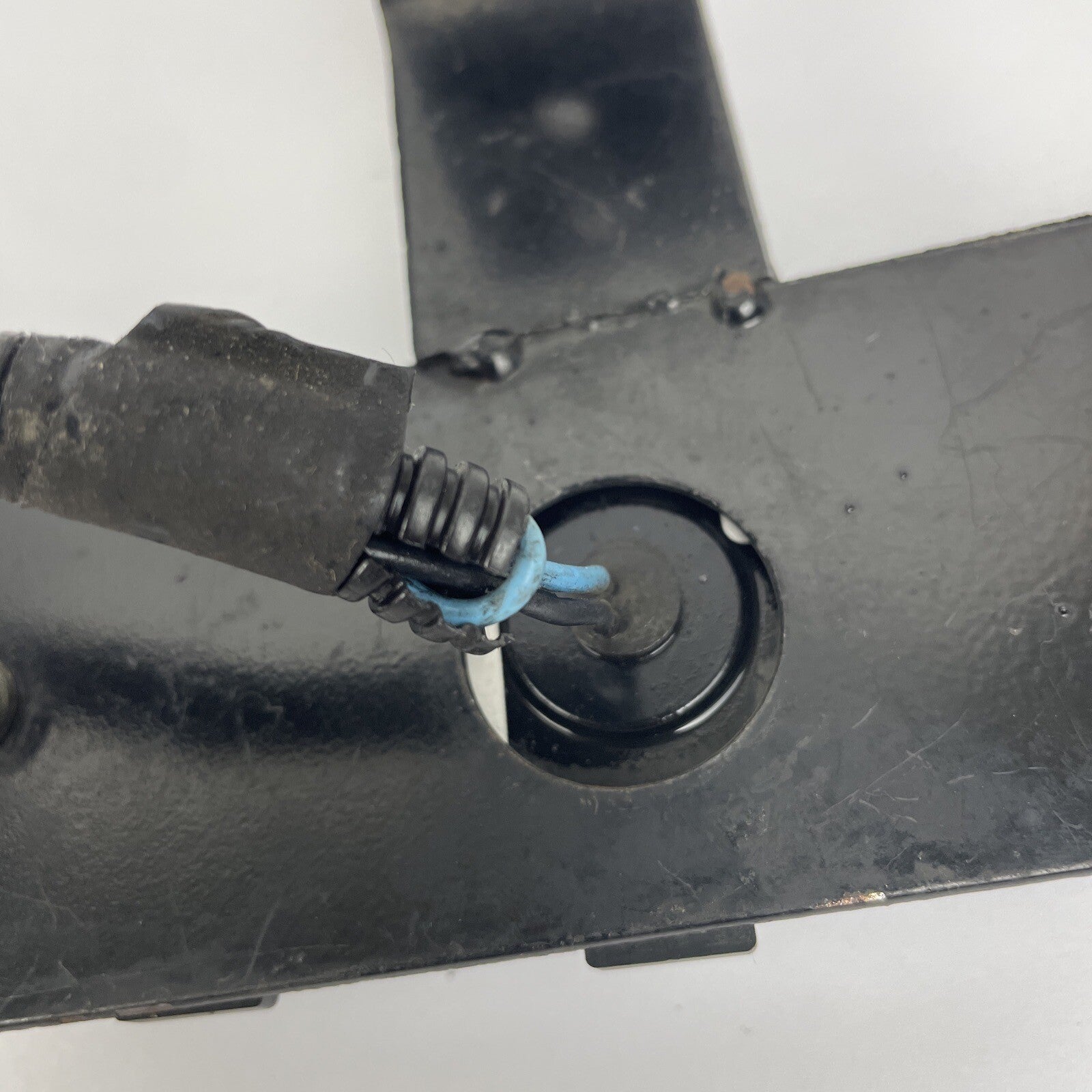 Whelen SmartLED 500 blue warning light with bracket