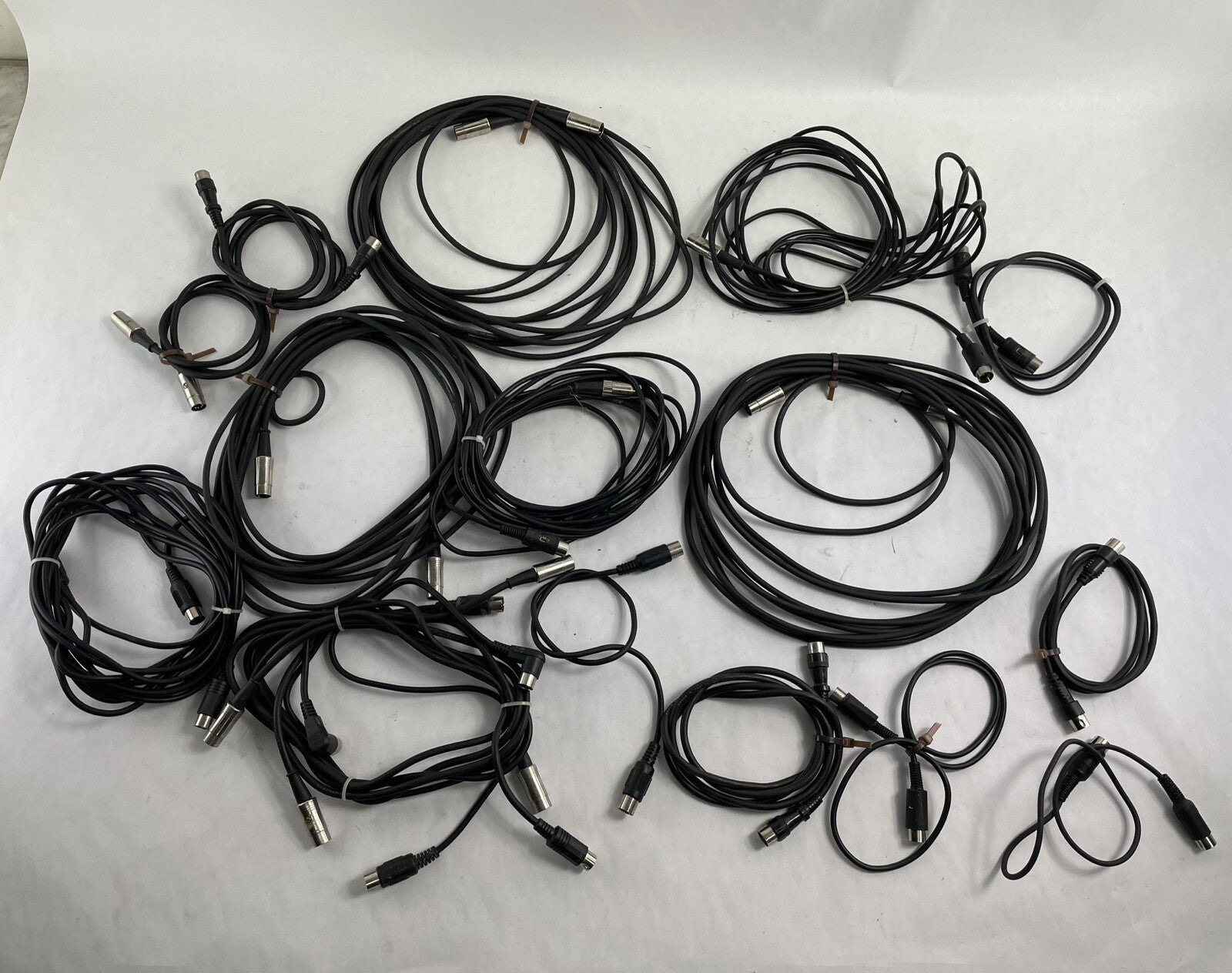 Lot of of 18 : Hosa Cables Right-Angle 5-pin DIN to Right-Angle 5-pin DIN MID