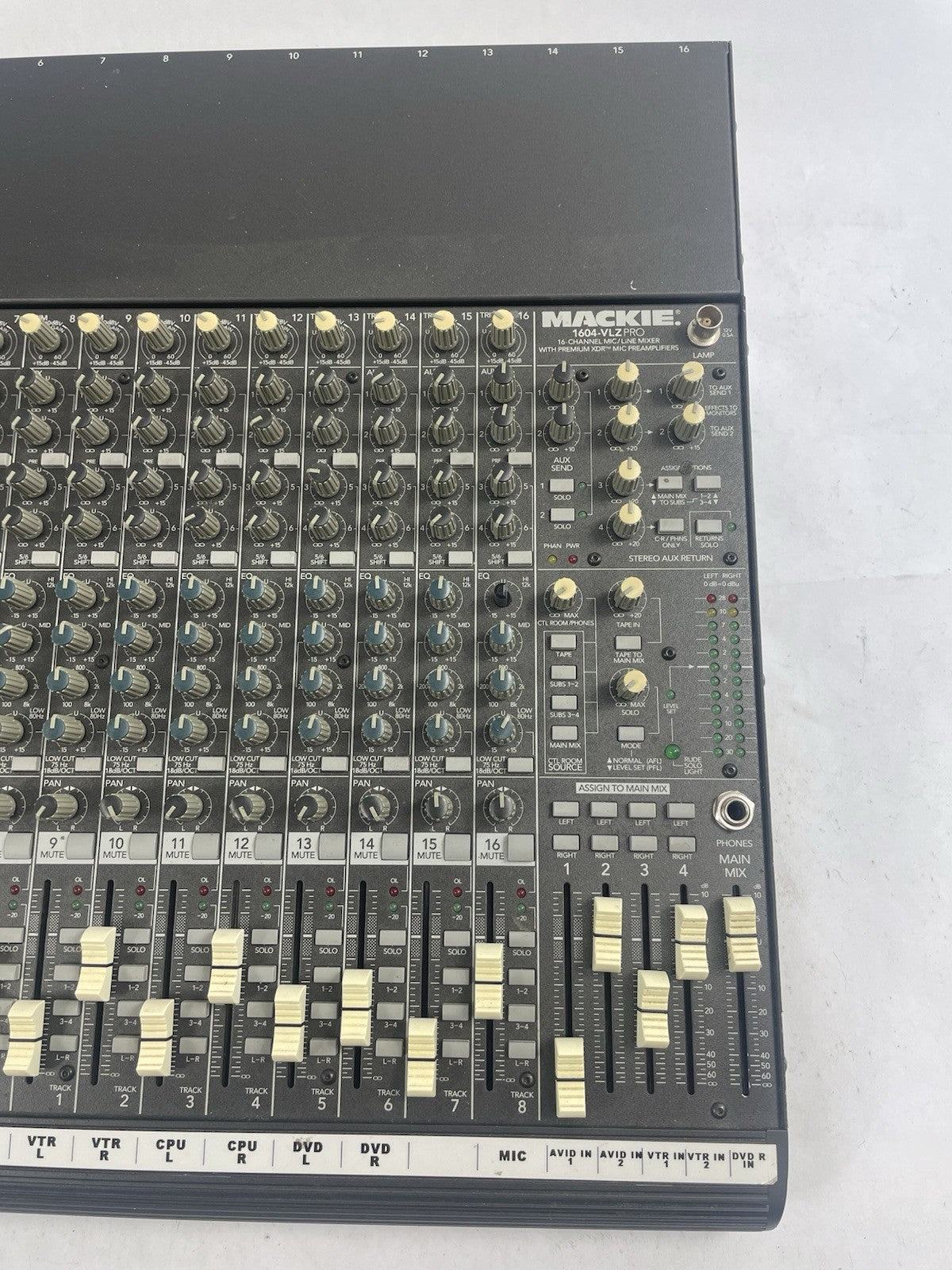Mackie 1604-VLZ PRO 16 Channel Mic Line Mixer