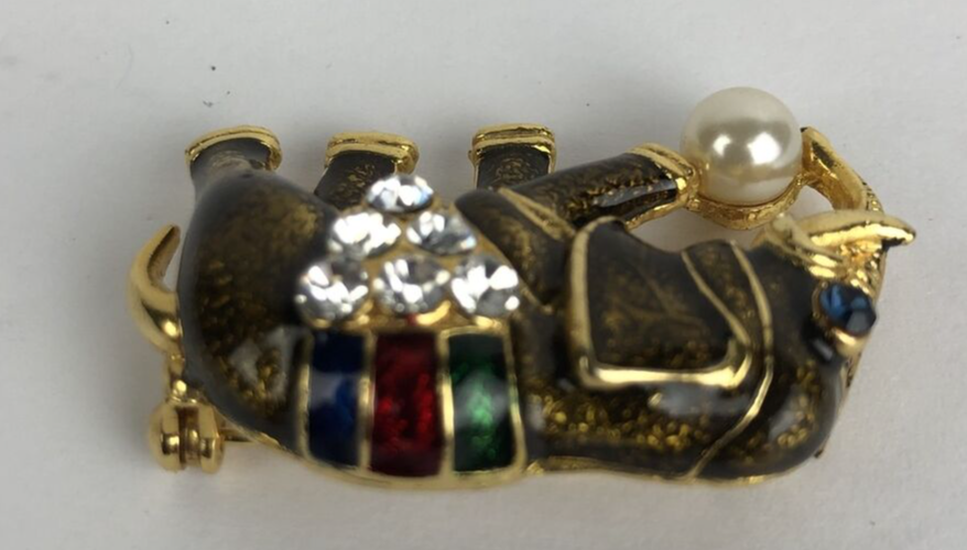 Vintage Beautiful Rhinestone Pearl Brooch Lapel Pin Elephant - LOOK
