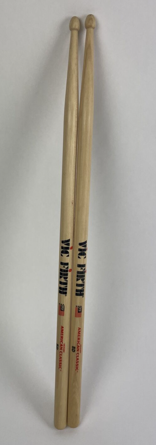Vic Firth American Classic Hickory Drumsticks Wood 8D Made in the U.S.A. - LOOK