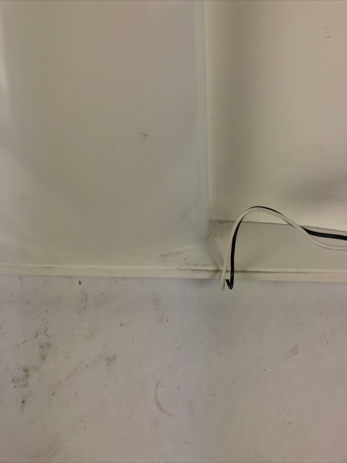 ILP LED Volumetric Troffer VOL22-24WLED-UNIV-40 - LOOK