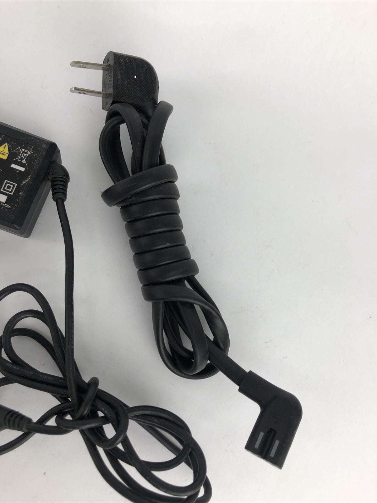 Genuine Toshiba ADPV16A NEW Charger Power Supply Adapter SD-P Series DVDs A15