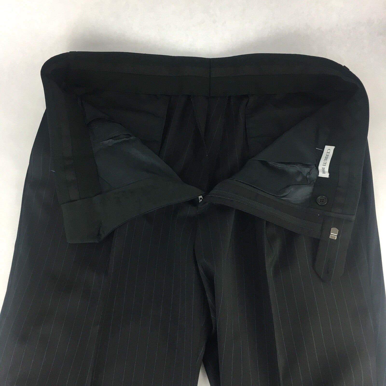 Cerruti 1881 - 2 Piece Suit - with Trousers - Wool Black 54 IT XL