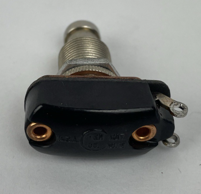 UND LAB heavy duty momentary push button switch rated 3A 125V AC for industrial and control panel applications.