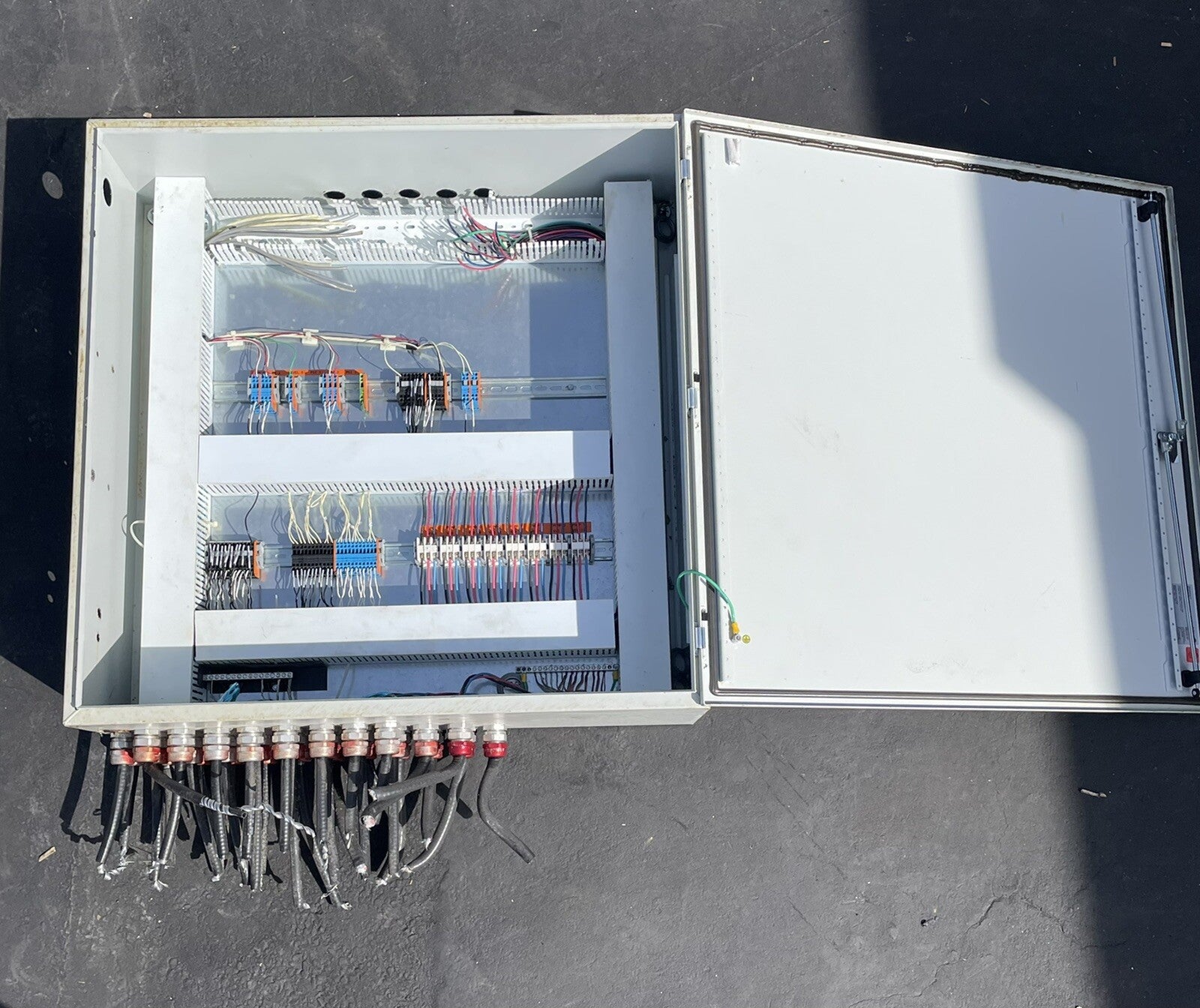 HAWA ENCLOSURE ELECTRIC CONTROL PANEL SWITCH CABINET E90604 TYPE 1 & 12