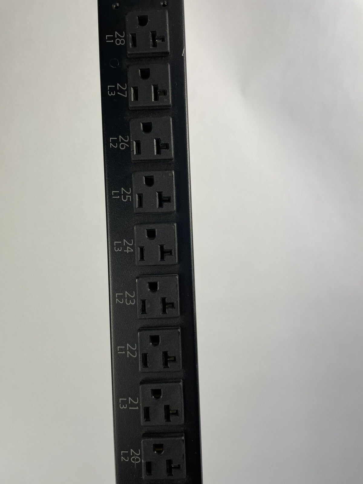 APC AP7892 Rack PDU Metered Zero 5.7kW 208V(42)5-20 10' Power Distribution Strip