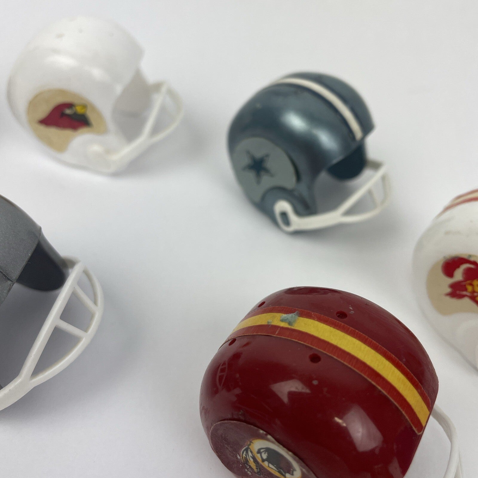 Lot of 14 Vintage 1970s NFL Mini Football Helmets Gumball Vending Machine Bears