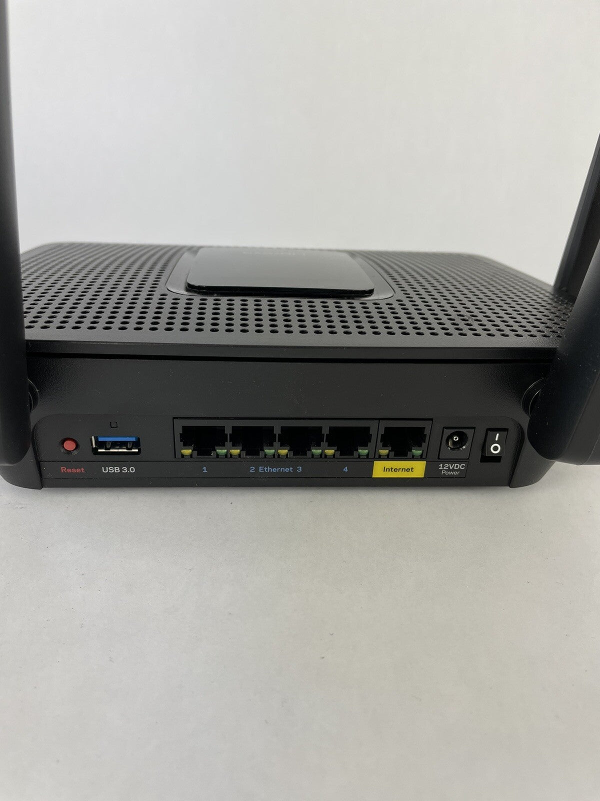 Linksys MR8300 Max-Stream AC2200 Mu-Mimo Tri-Band Wireless Router