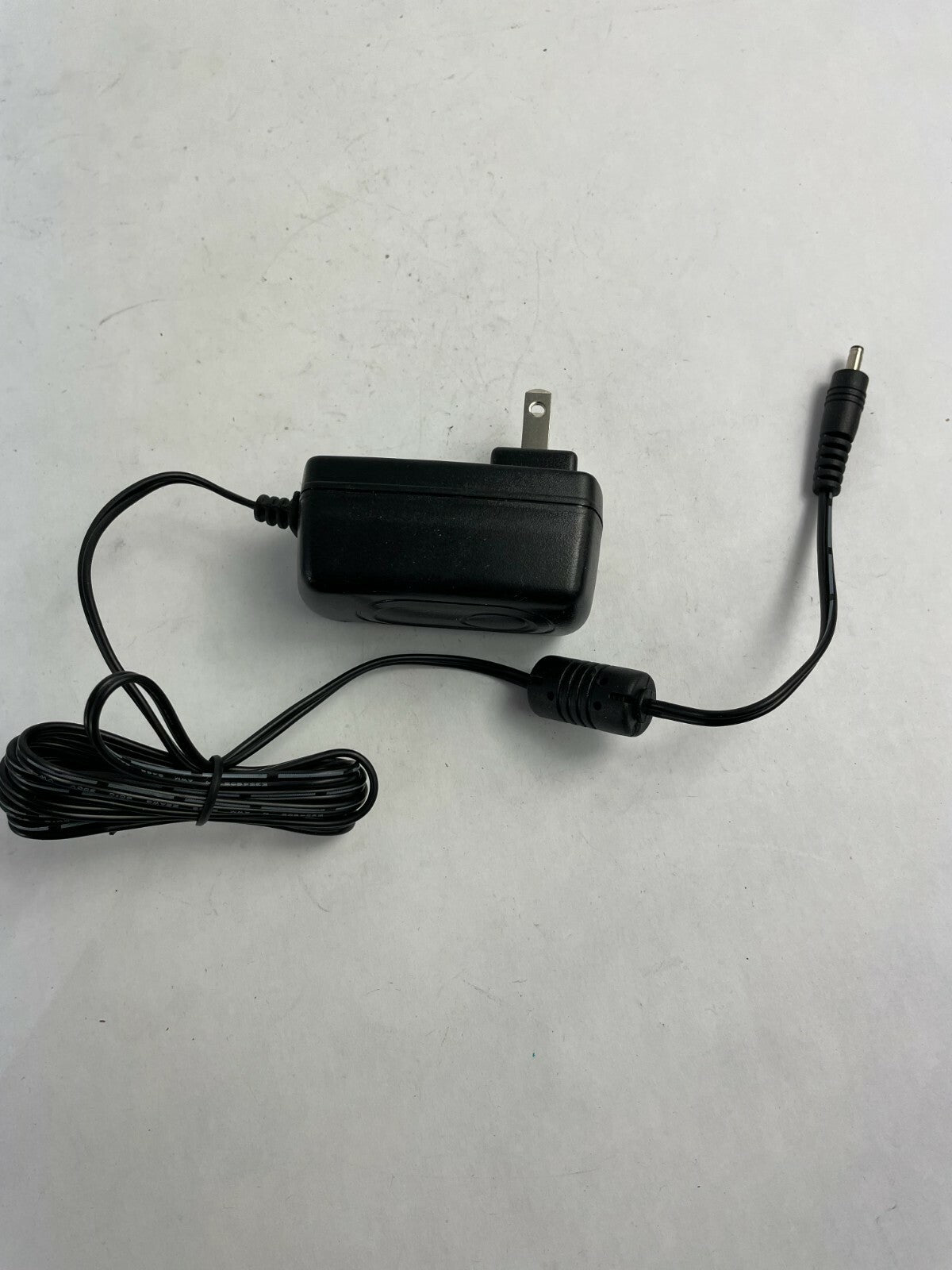 Genuine Ac Adapter FJ-SW0502000U Output 5 V 2000mA Power Supply Adapter A75