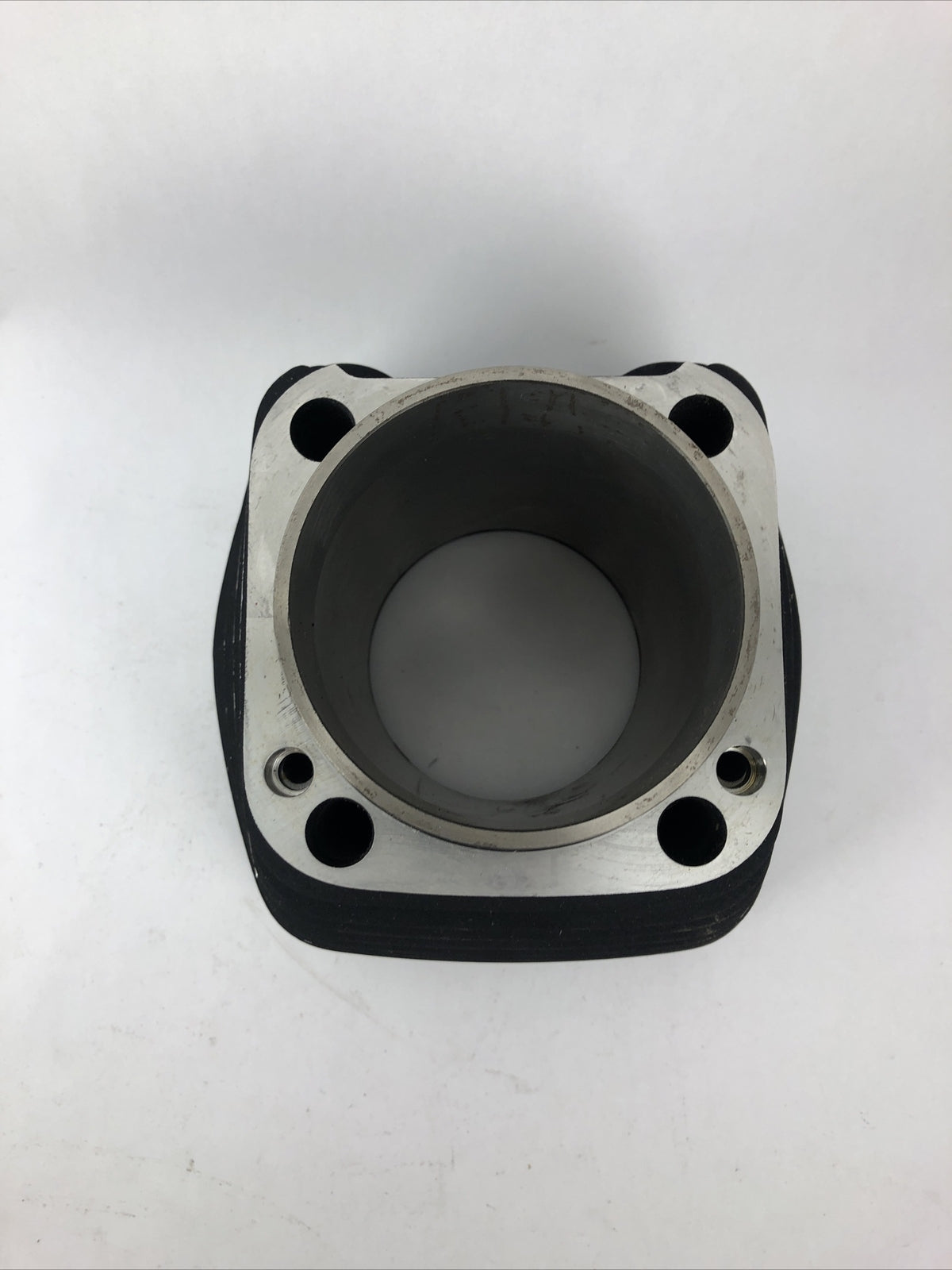 Harley Davidson 16547-99A cylinder jug rear engine block OEM Twin Cam